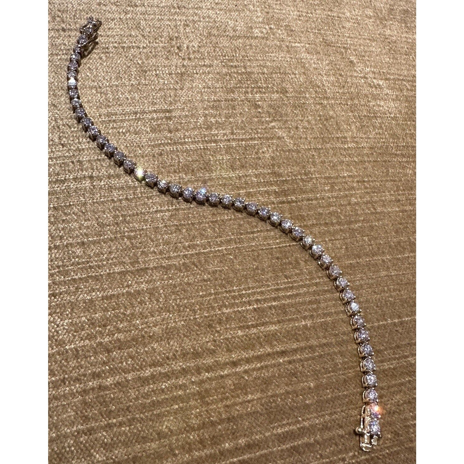 5.37 carats Round Diamond Tennis Bracelet in 14k Yellow Gold 7 inches