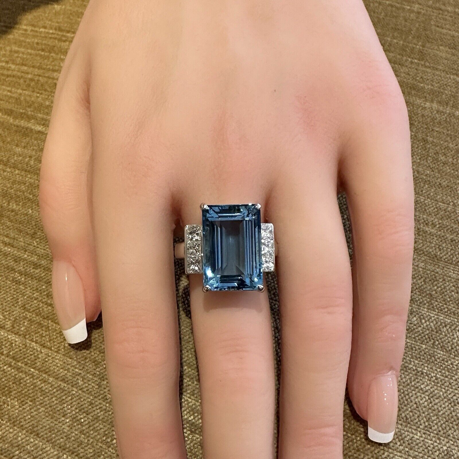 GIA 15.70 ct Aquamarine and Diamond Ring in Platinum