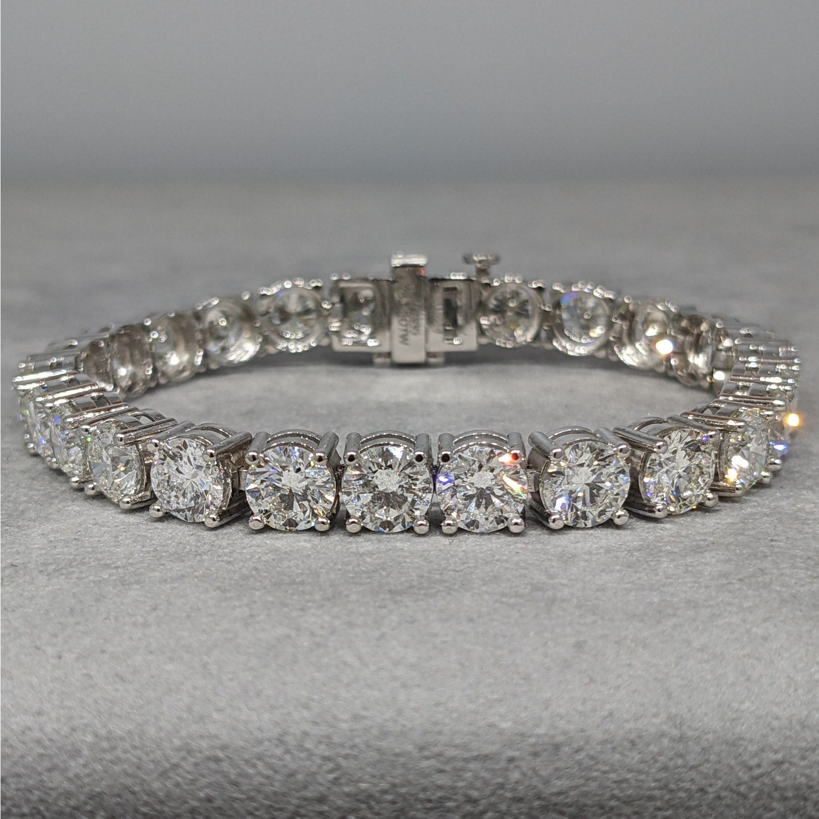 26.29 cts Diamond Tennis Bracelet Rounds in 14k White Gold 7 inches