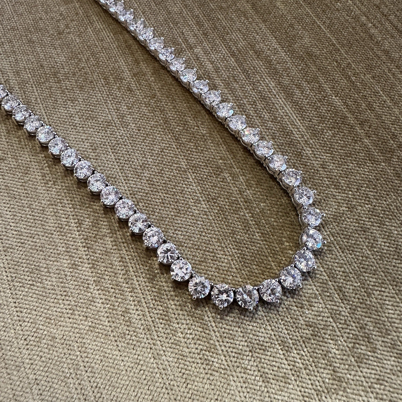 32.32 carats Natural Diamond Tennis Necklace in 18k White Gold 16.5 inch