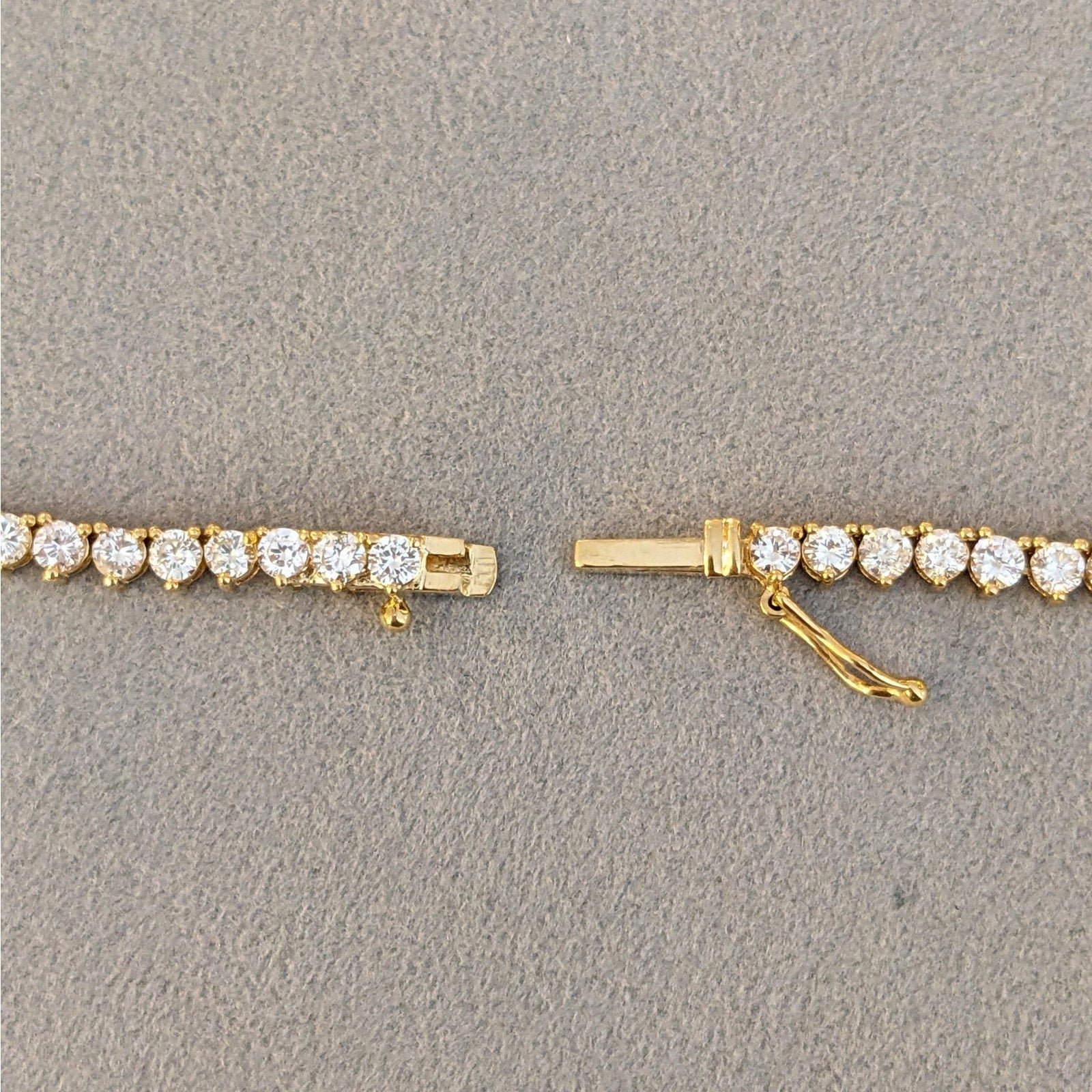 16" Natural Round Diamond Tennis Necklace 9.00 ctw in 18k Yellow Gold