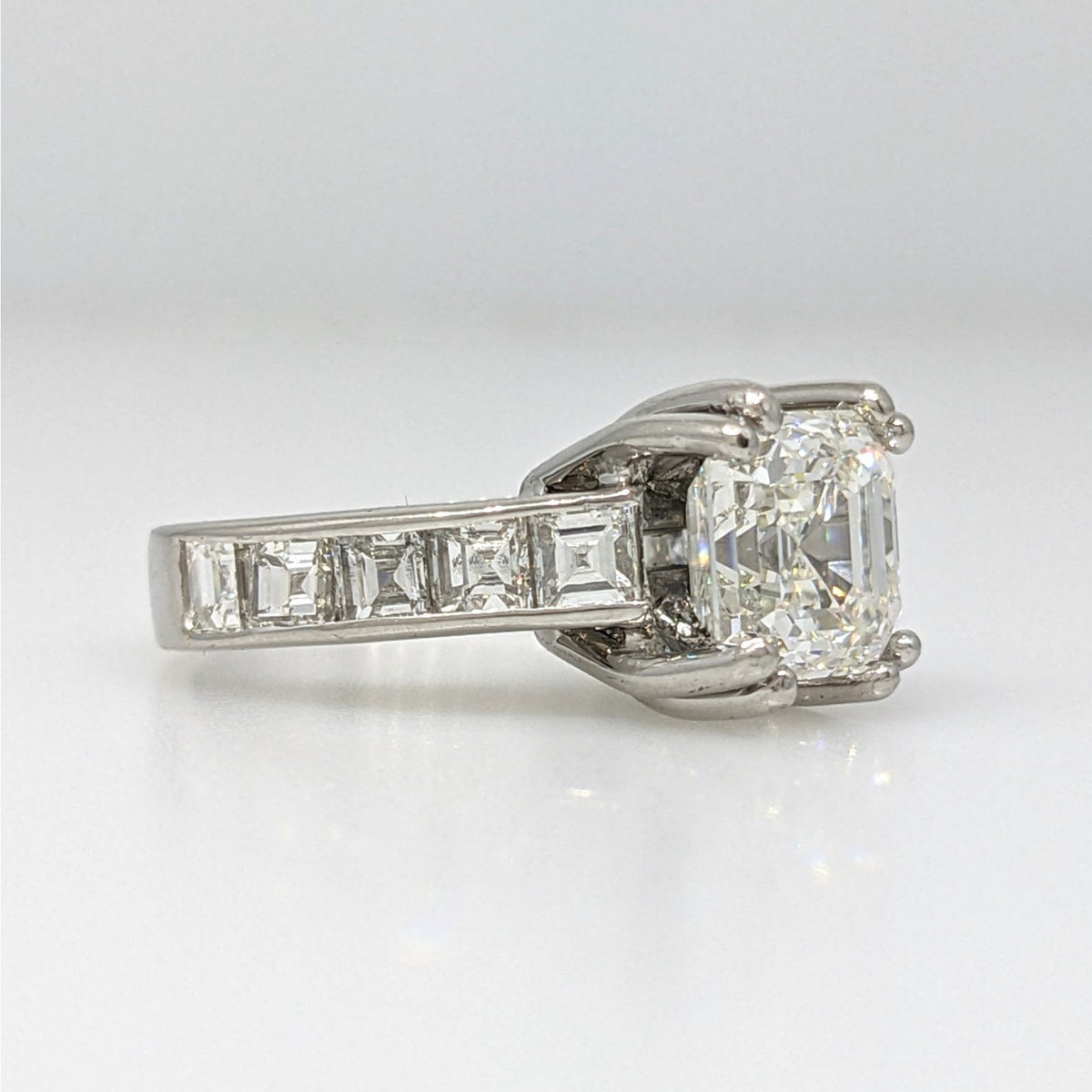 GIA 2.70 ct Asscher Cut Natural Diamond Ring in Platinum