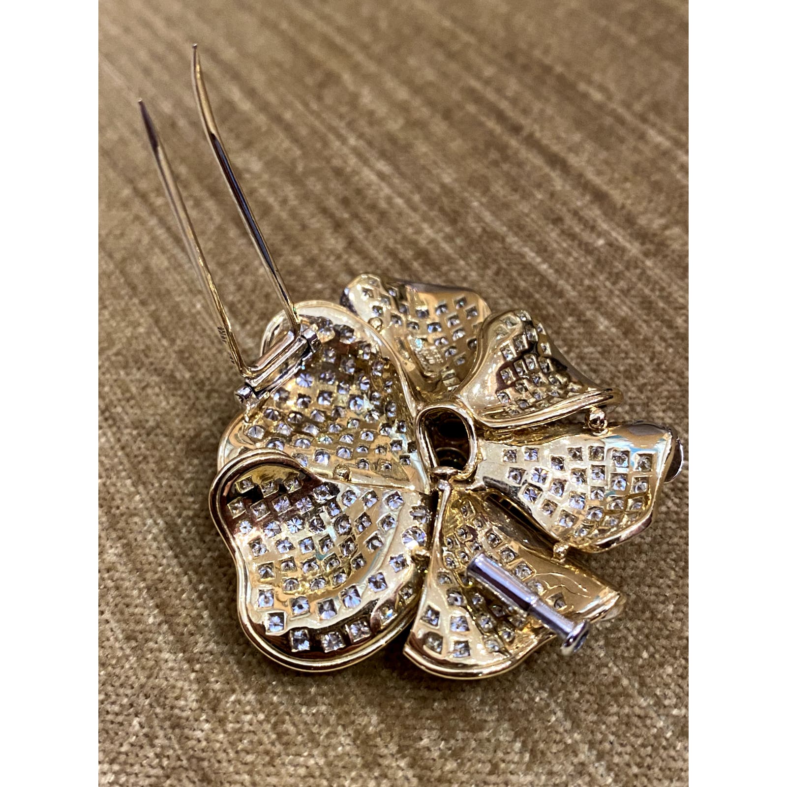 Picchiotti Sapphire and Diamond Flower Brooch in 18k Yellow Gold - HM2307IE