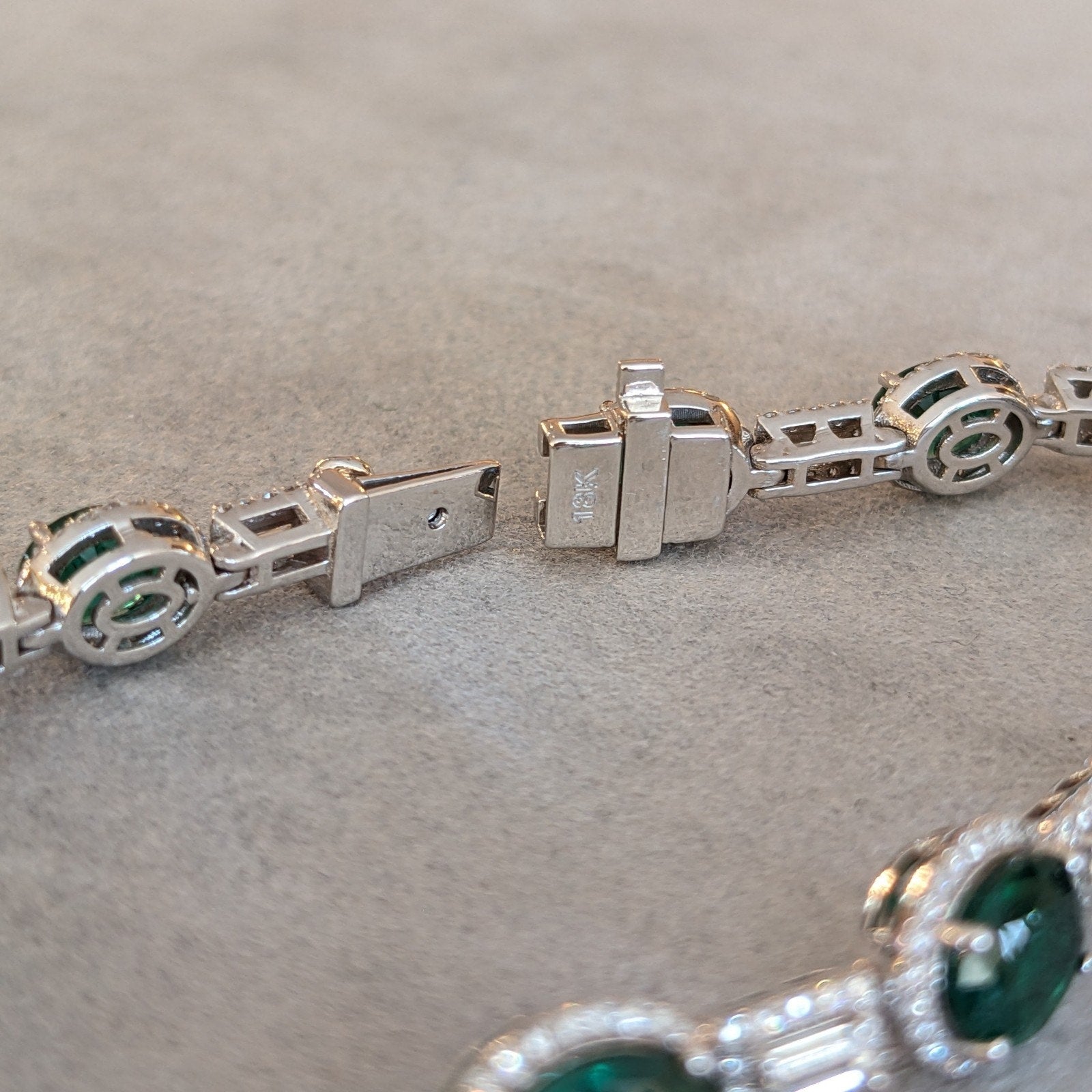 Natural Emerald 8.13 ct and Diamond Link Bracelet in 18k White Gold