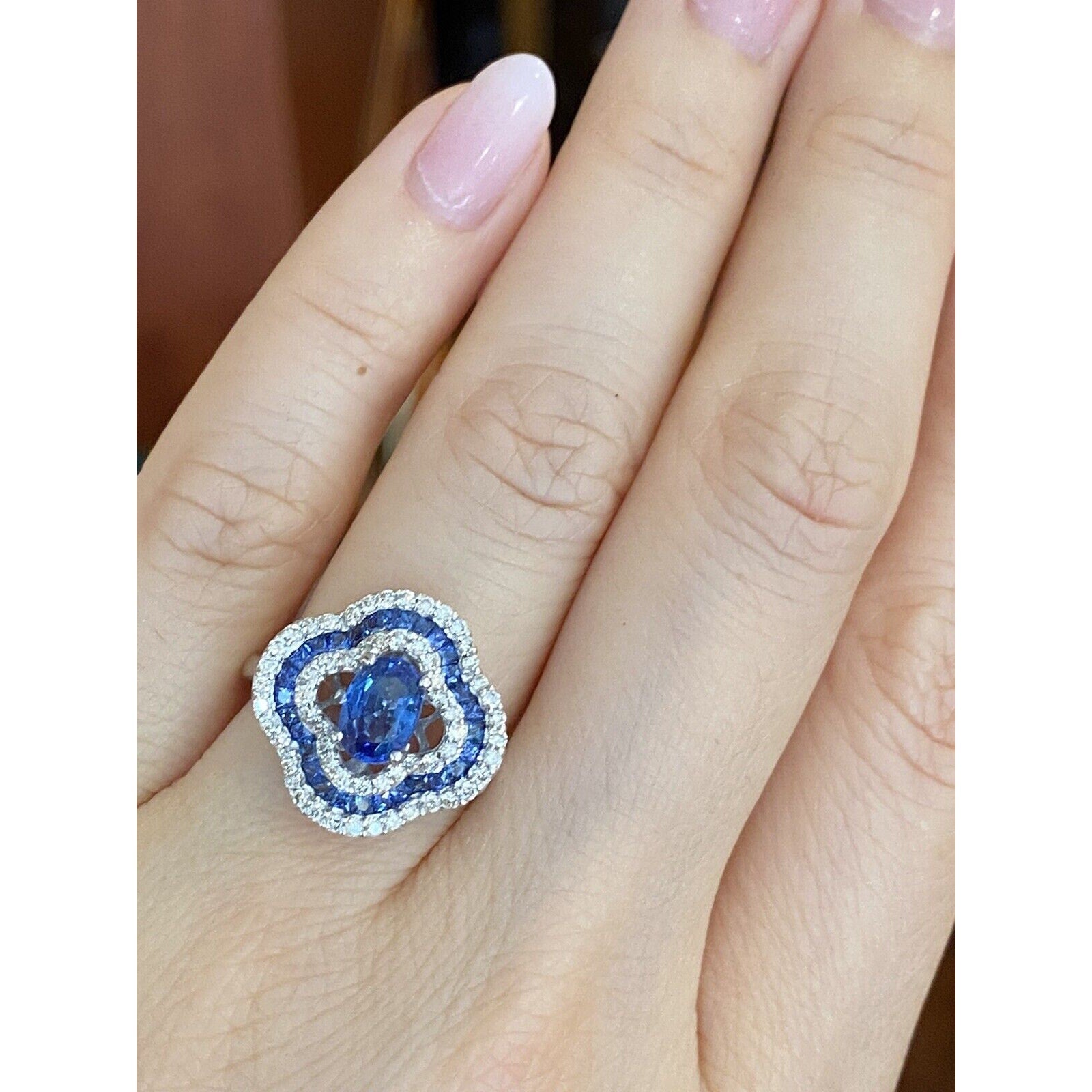 Sapphire and Diamond Clover Design Ring in 18k White Gold