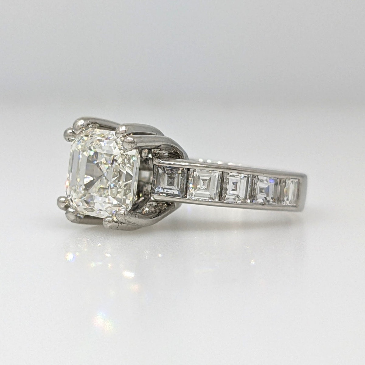 GIA 2.70 ct Asscher Cut Natural Diamond Ring in Platinum