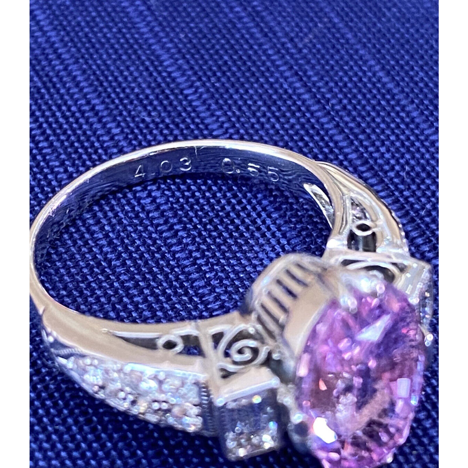 Certified Padparadscha Sapphire 4.03 carat & Diamond Ring in Platinum