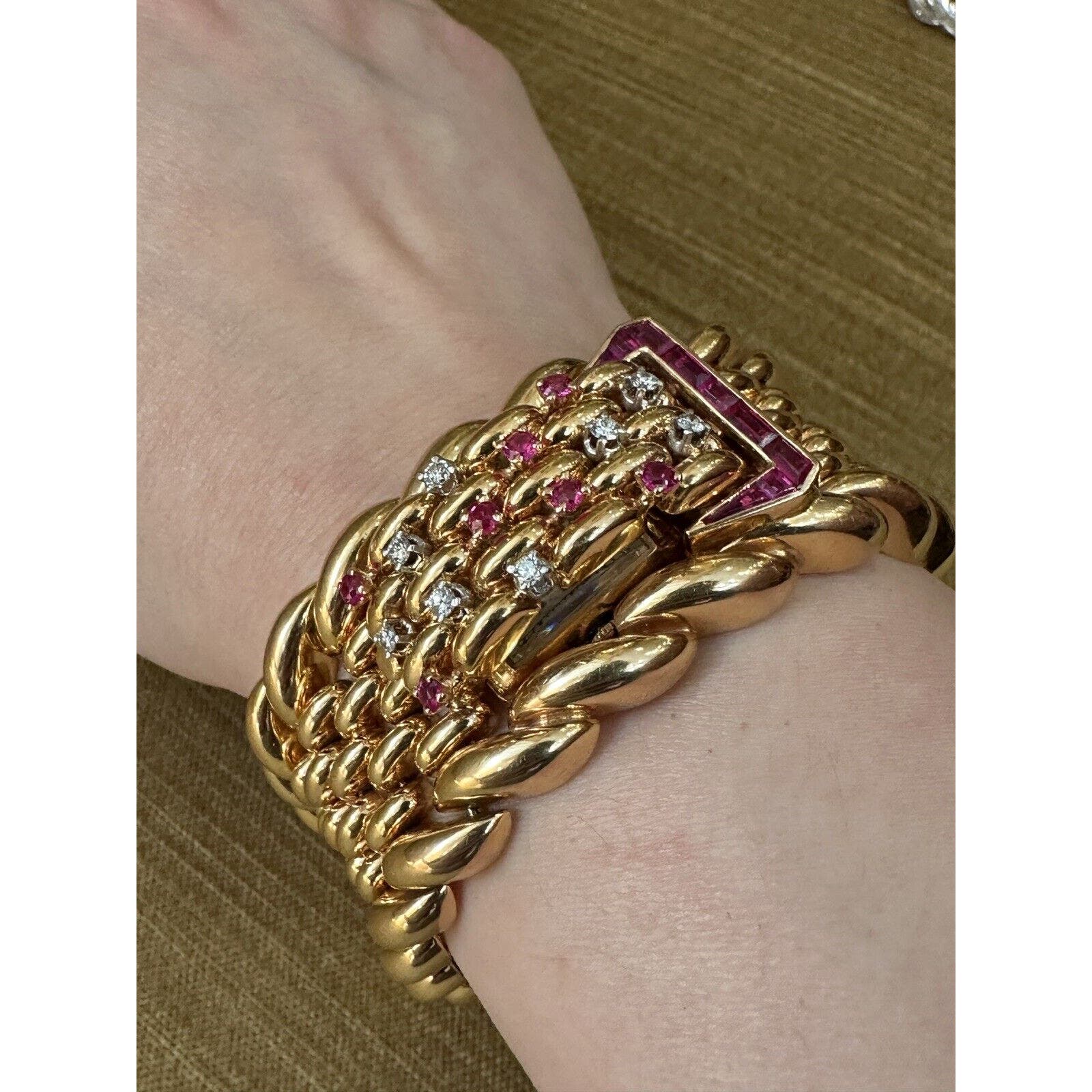 Wide Flip-top Retro Bracelet Watch- San Marco Link in 18k Yellow Gold - HM2526EI