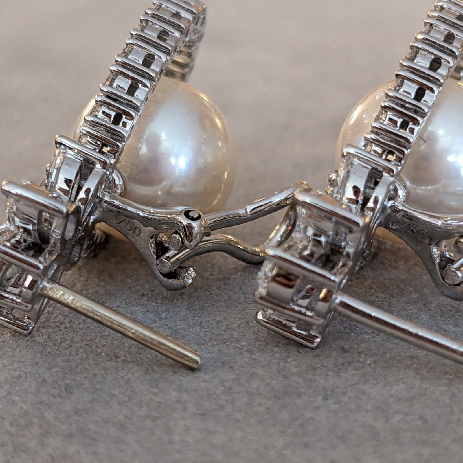 Natural Diamond and Pearl Dangle Earrings in 18k White Gold