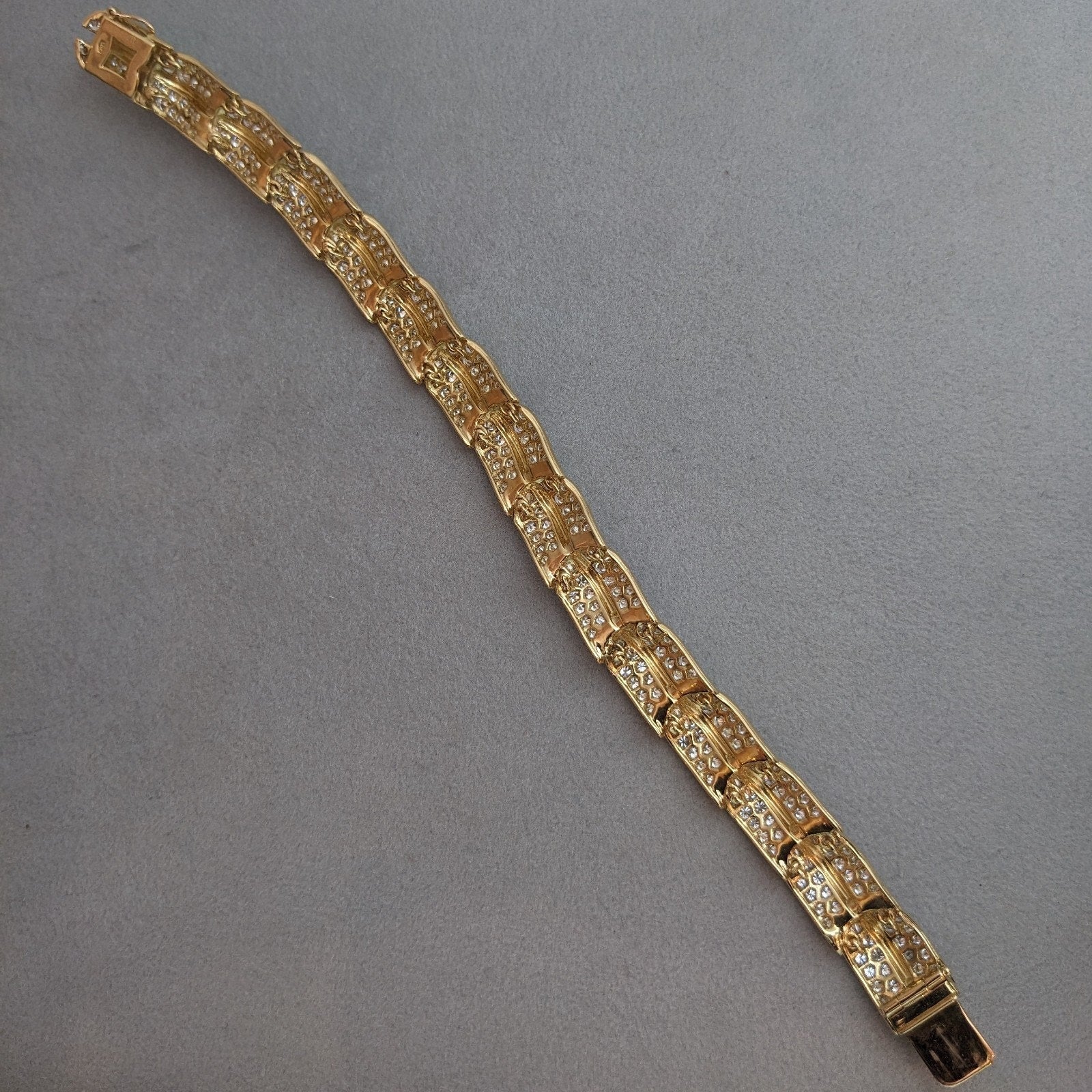 Natural Pave Diamond Leaf Link Bracelet with 12.30cttw in 18k Yellow Gold