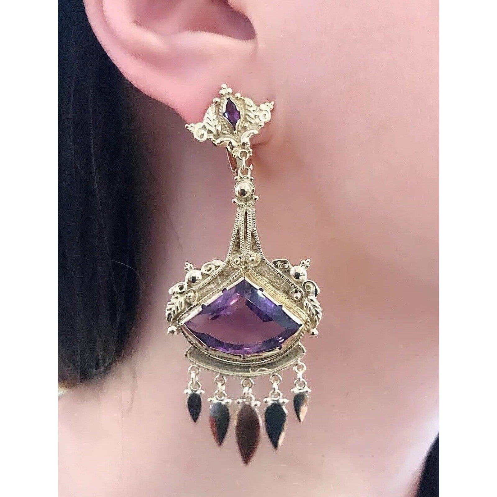 Vintage Amethyst Drop Earrings in 18k Yellow Gold