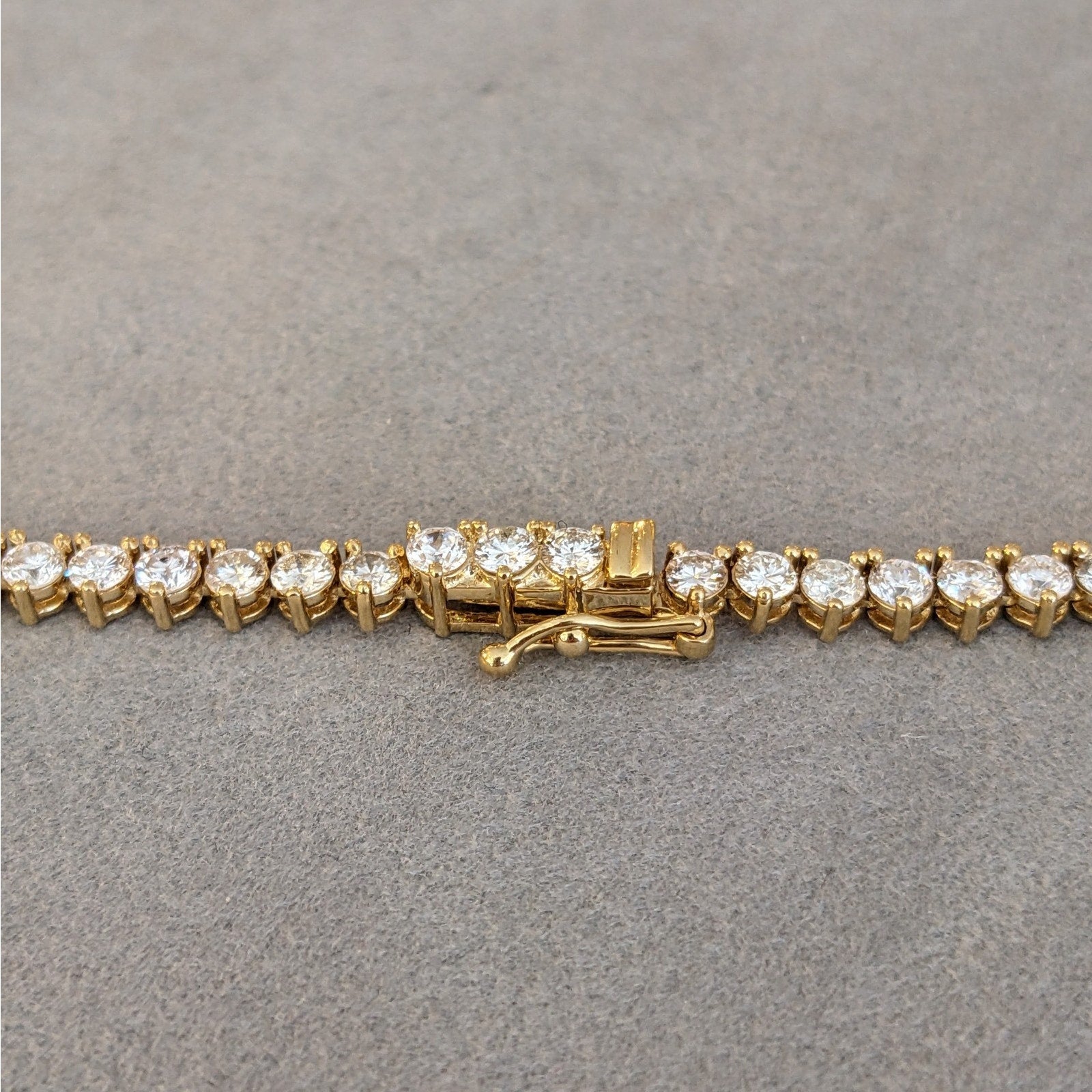 16" Natural Round Diamond Tennis Necklace 9.00 ctw in 18k Yellow Gold