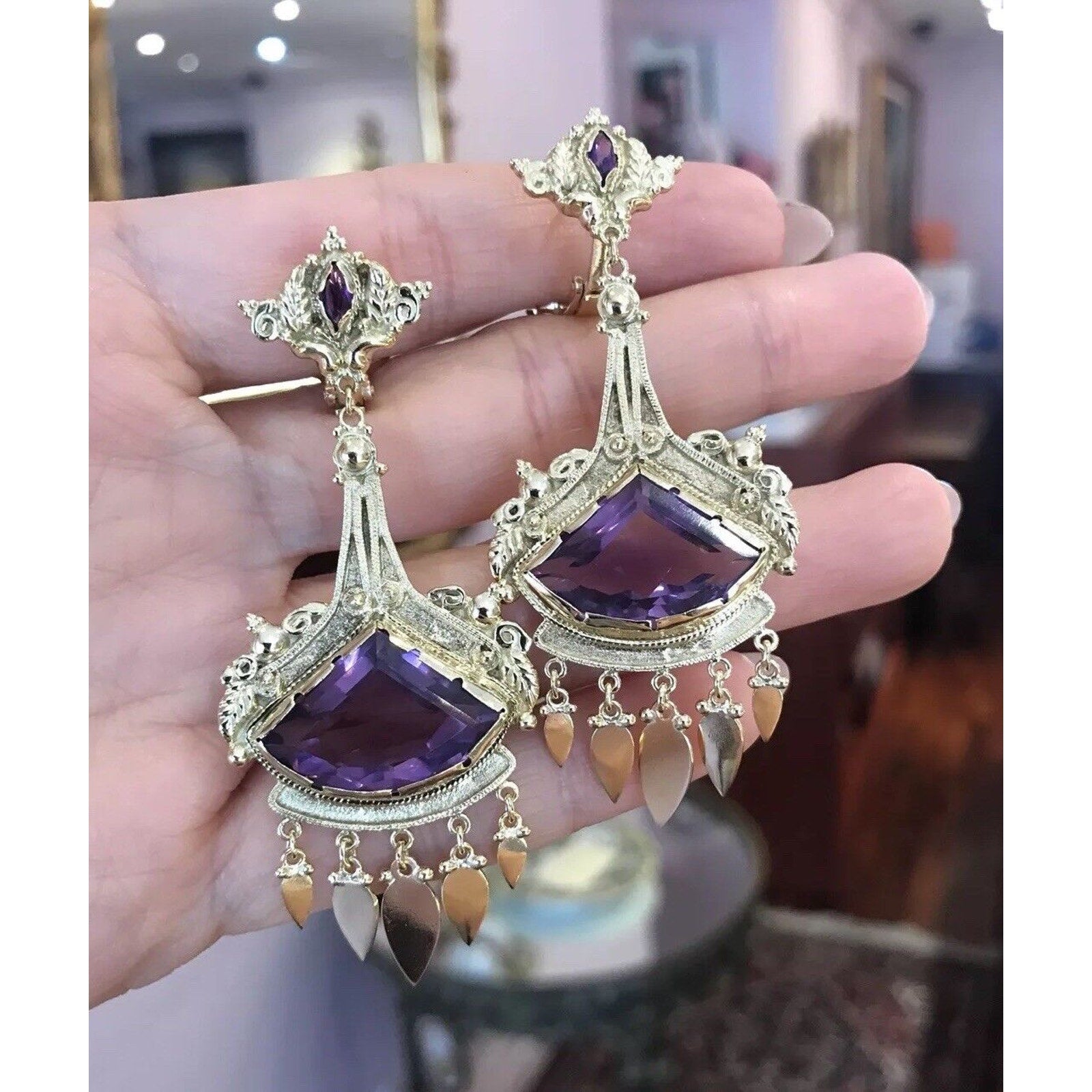 Vintage Amethyst Drop Earrings in 18k Yellow Gold