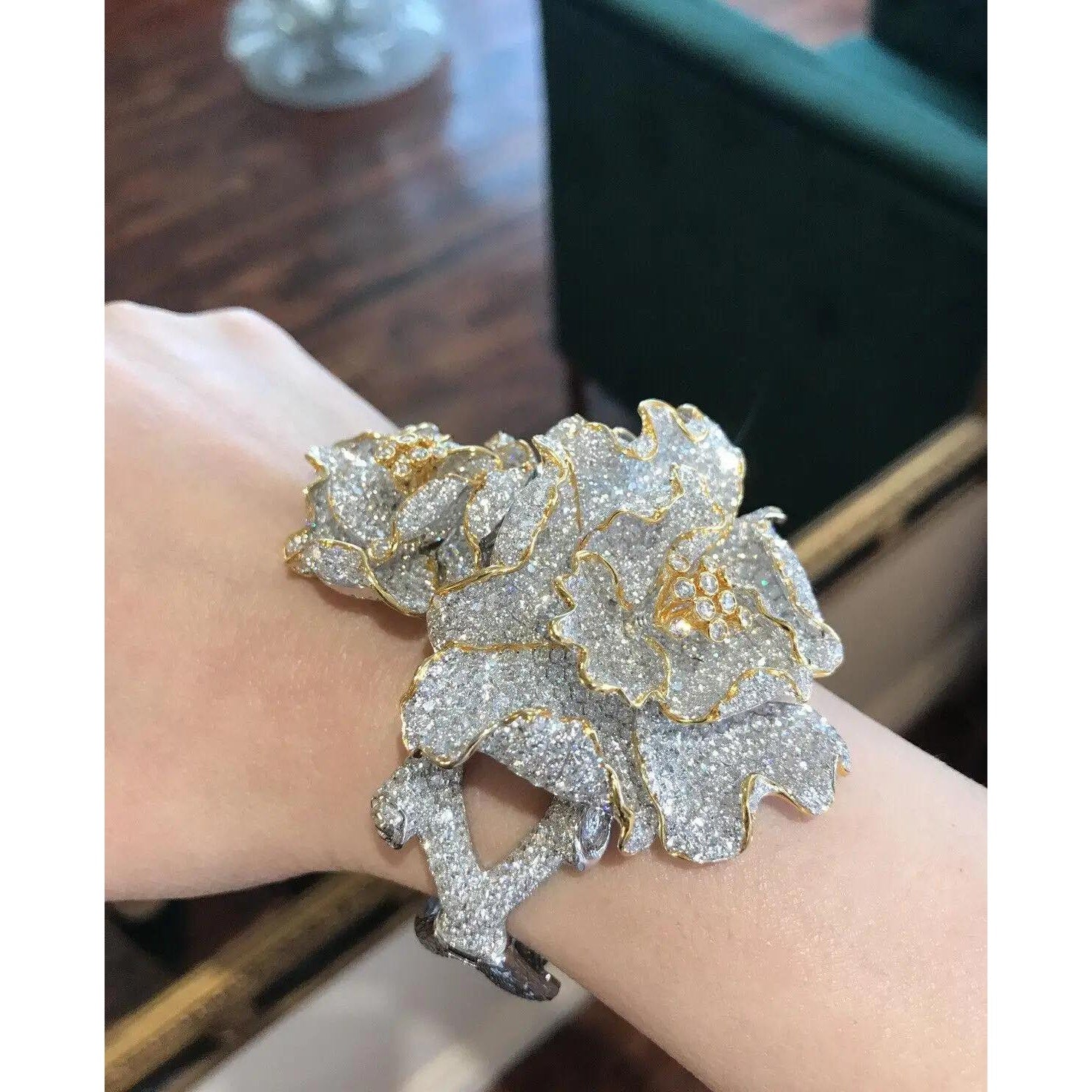 47.80 Carats Diamond Flower Bangle Bracelet in 18k White & Yellow Gold