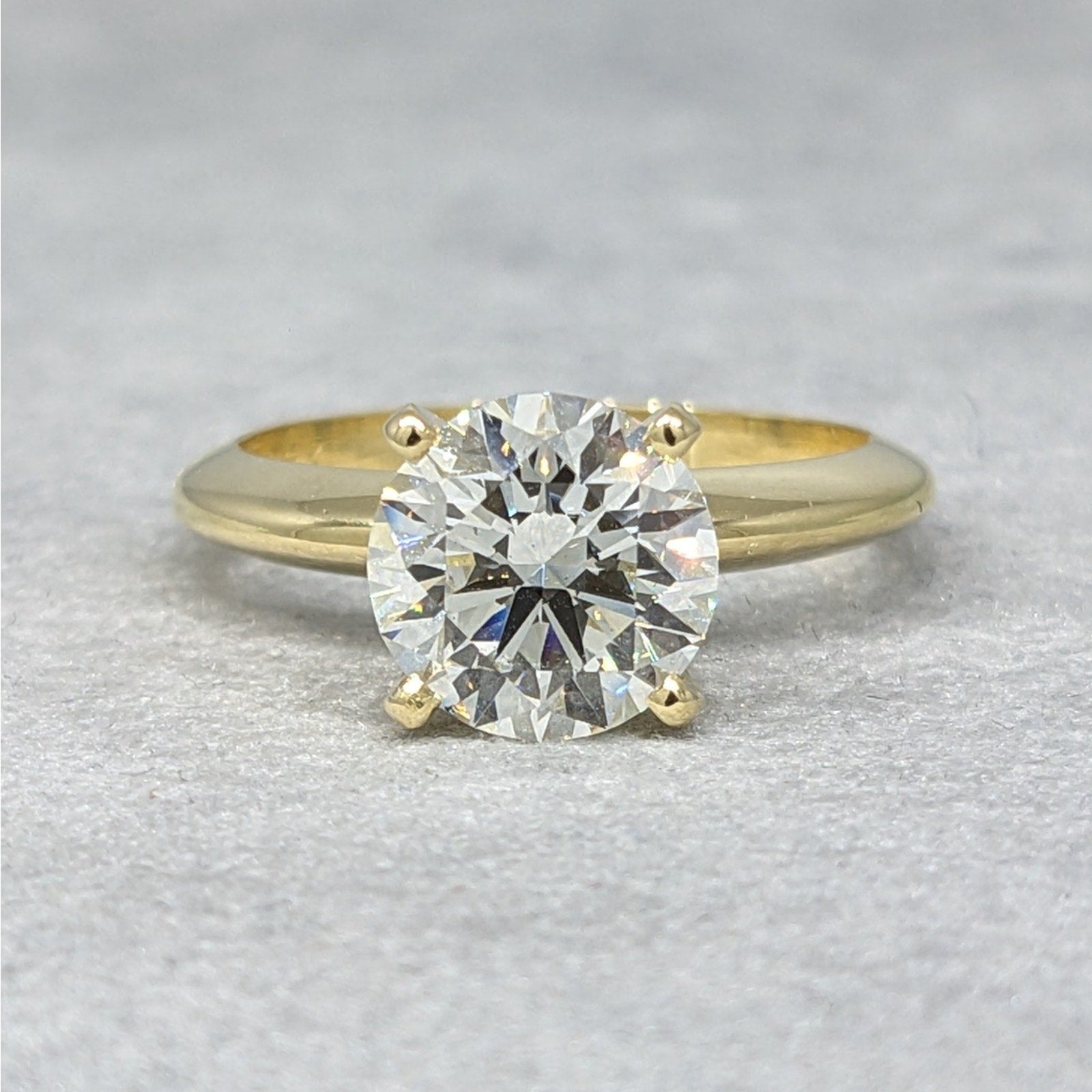 Natural Round Diamond Solitaire 2.12 ct GIA J-VS2 in 18k Yellow Gold