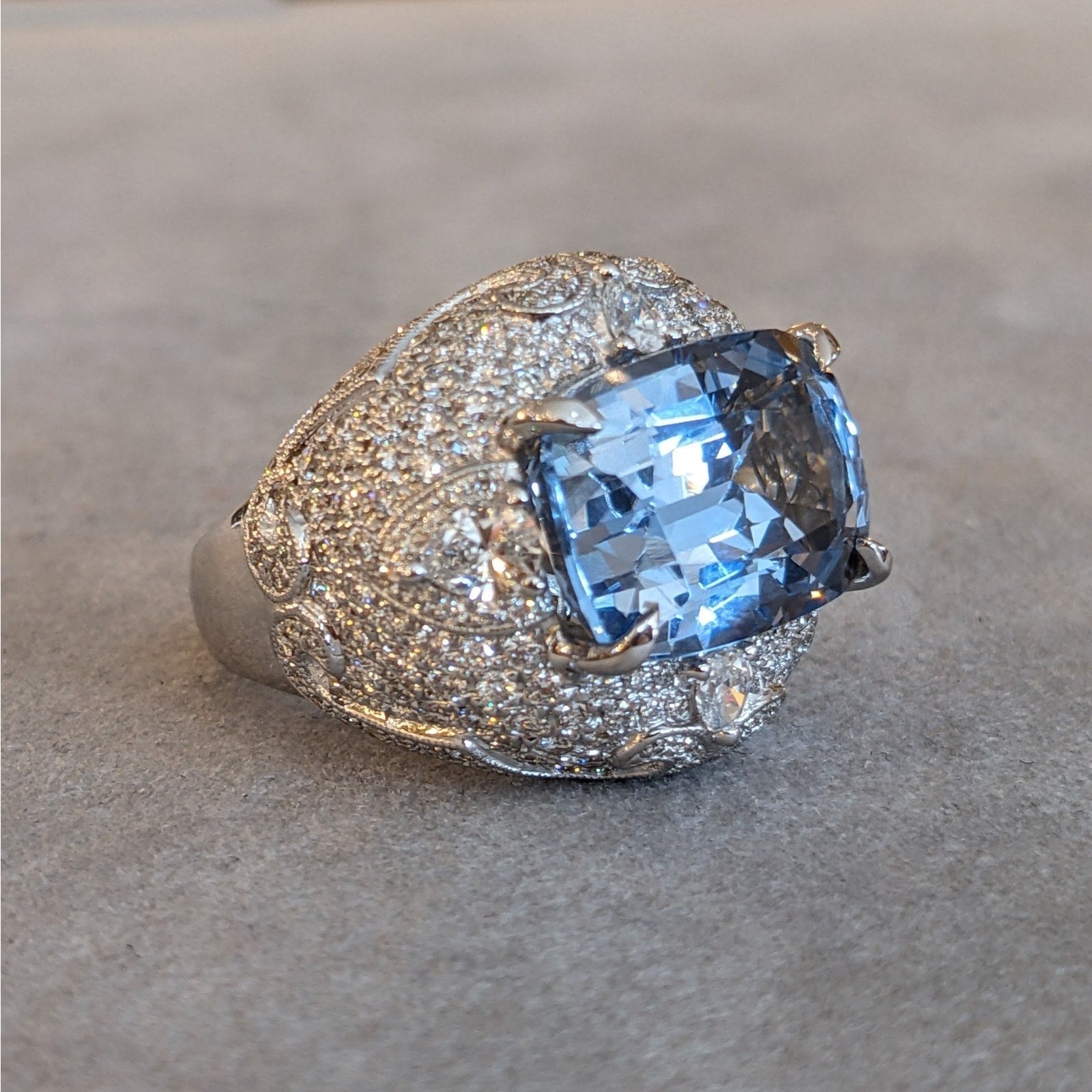 Santa Maria Aquamarine 8.91 ct and Diamond Ring in 14k White Gold