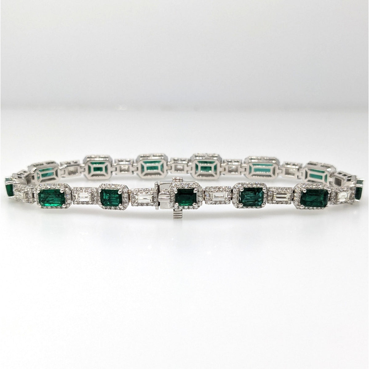 Natural Emerald and Diamond Link Bracelet in 18k White Gold