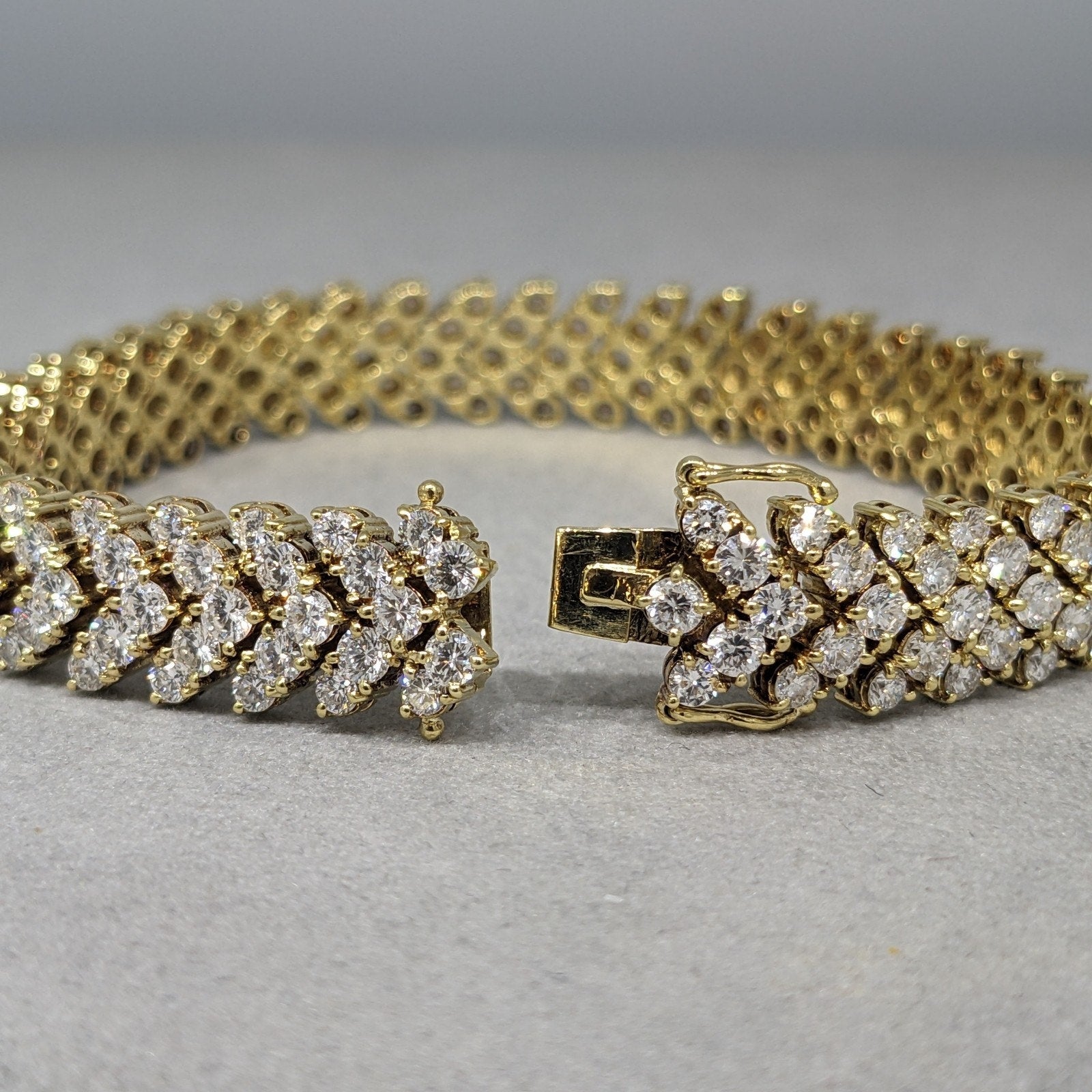 Round Diamond Wide Chevron Bracelet 11.5 ctw in 18k Yellow Gold