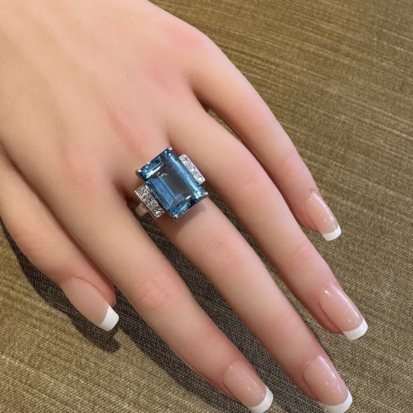 GIA 15.70 ct Aquamarine and Diamond Ring in Platinum