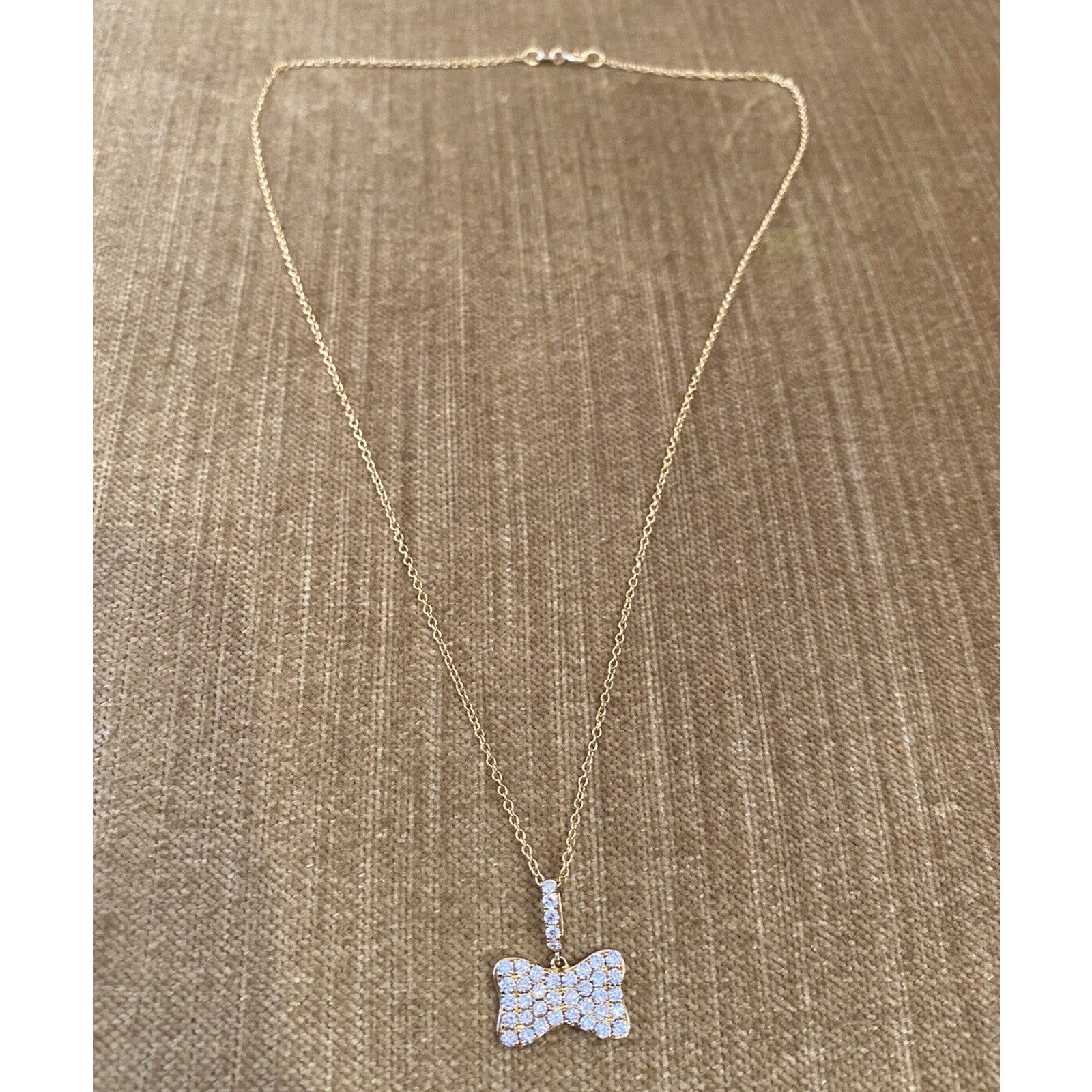 ODELIA Diamond Pave Bow Pendent Necklace in 18k Yellow Gold