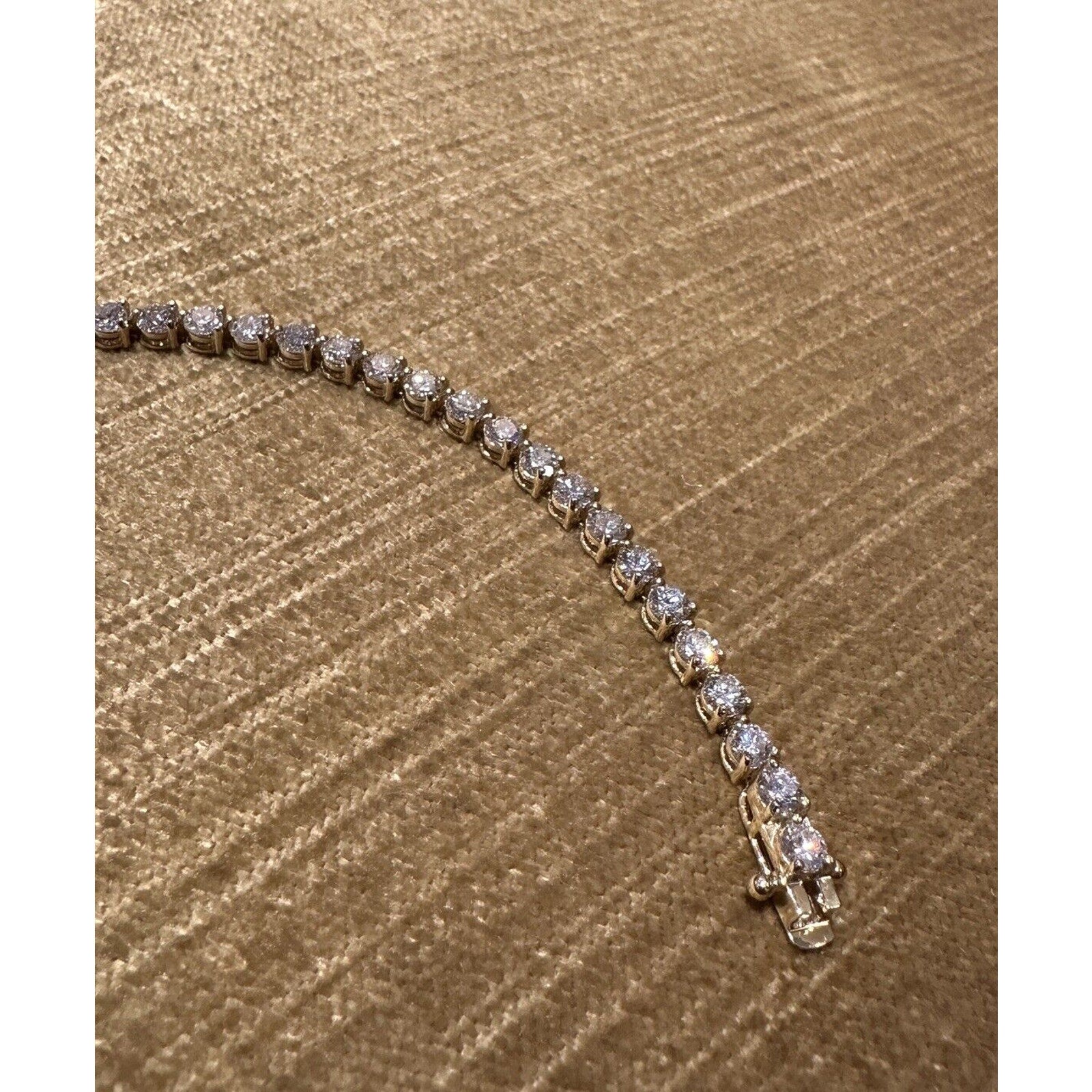 5.37 carats Round Diamond Tennis Bracelet in 14k Yellow Gold 7 inches