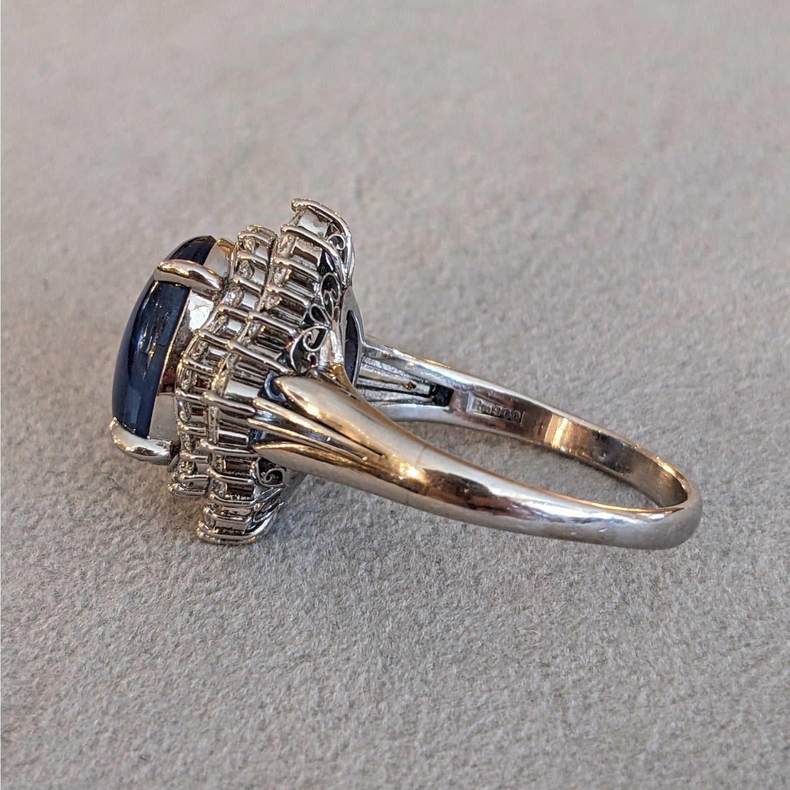 8.00 ct Oval Blue Star Sapphire & Diamond Ring in Platinum