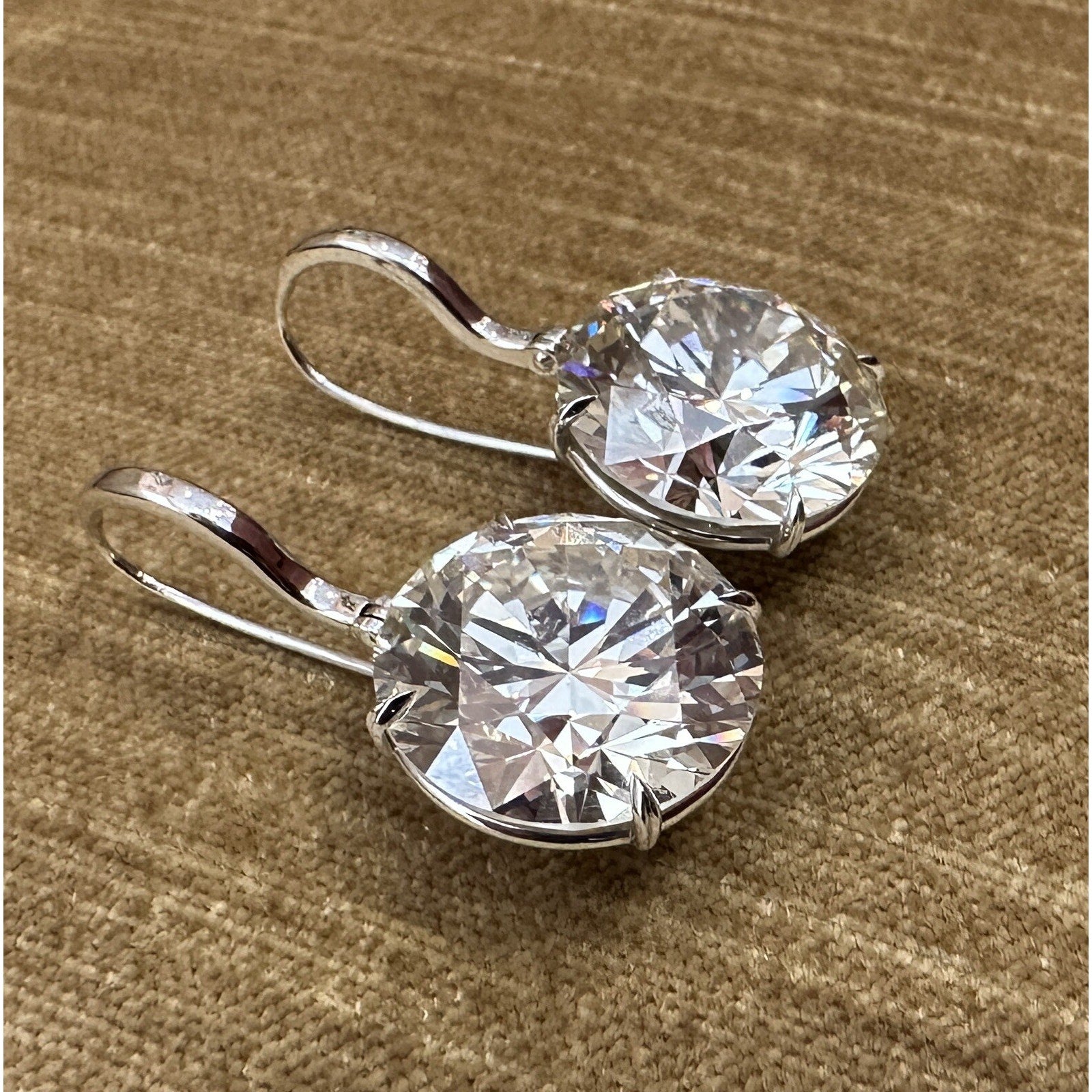 GIA 20.63 & 21.17 cts Round Brilliant Diamond Drop Earrings in 18k White Gold