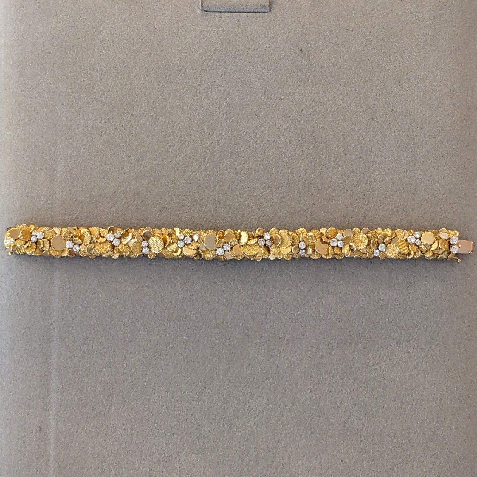 ITALY Gold Disc Cluster Diamond Bracelet in 18k Yellow Gold