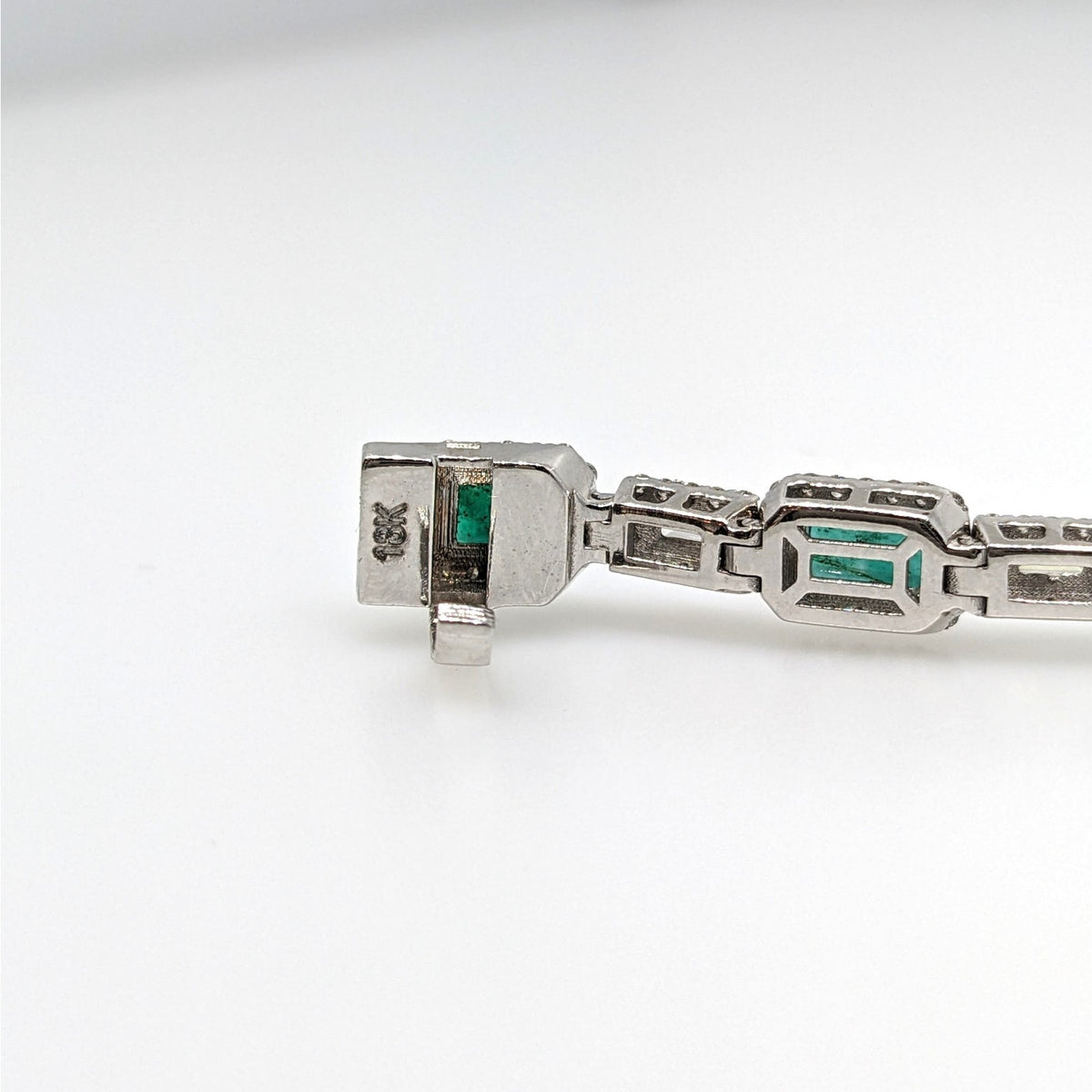 Natural Emerald and Diamond Link Bracelet in 18k White Gold
