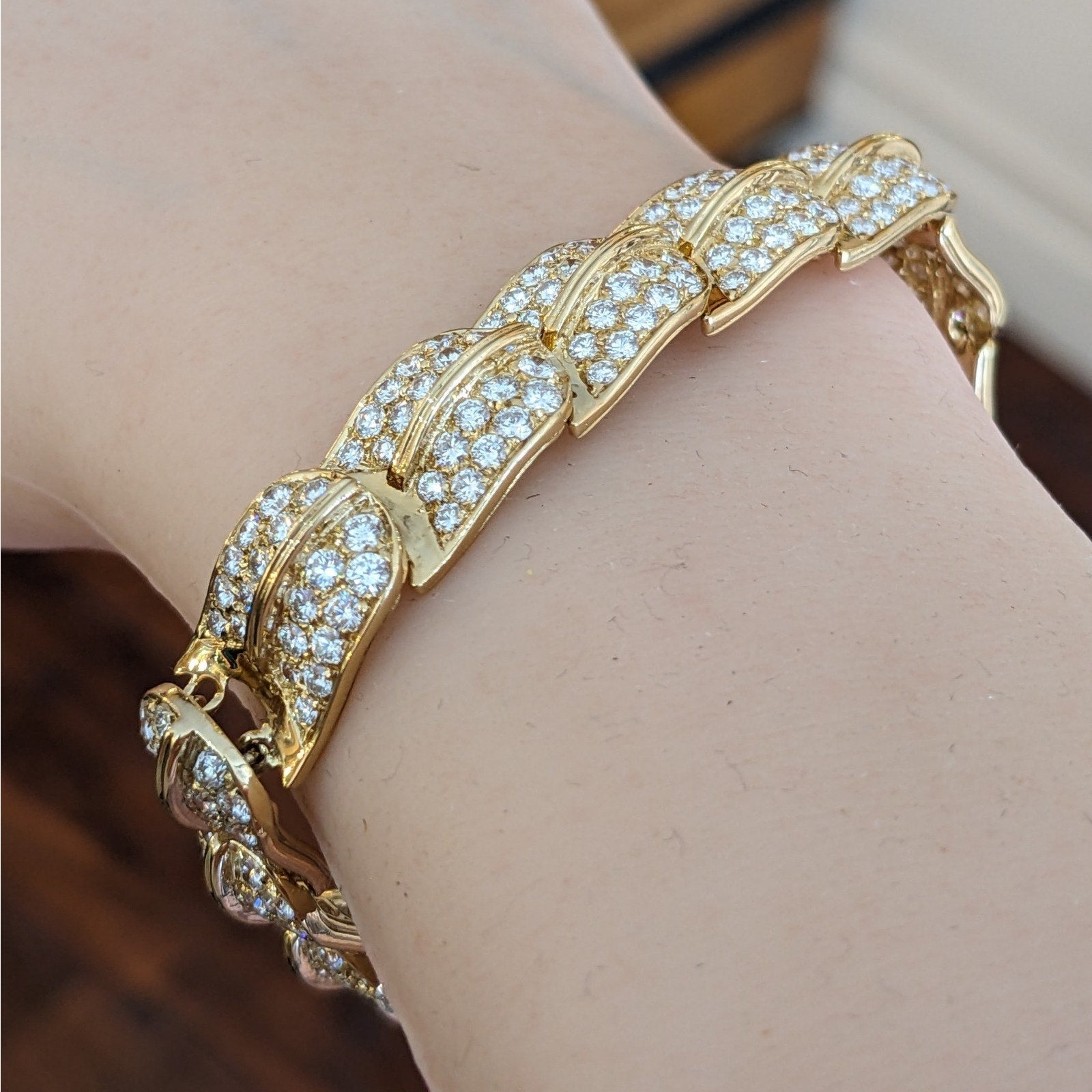 Natural Pave Diamond Leaf Link Bracelet with 12.30cttw in 18k Yellow Gold