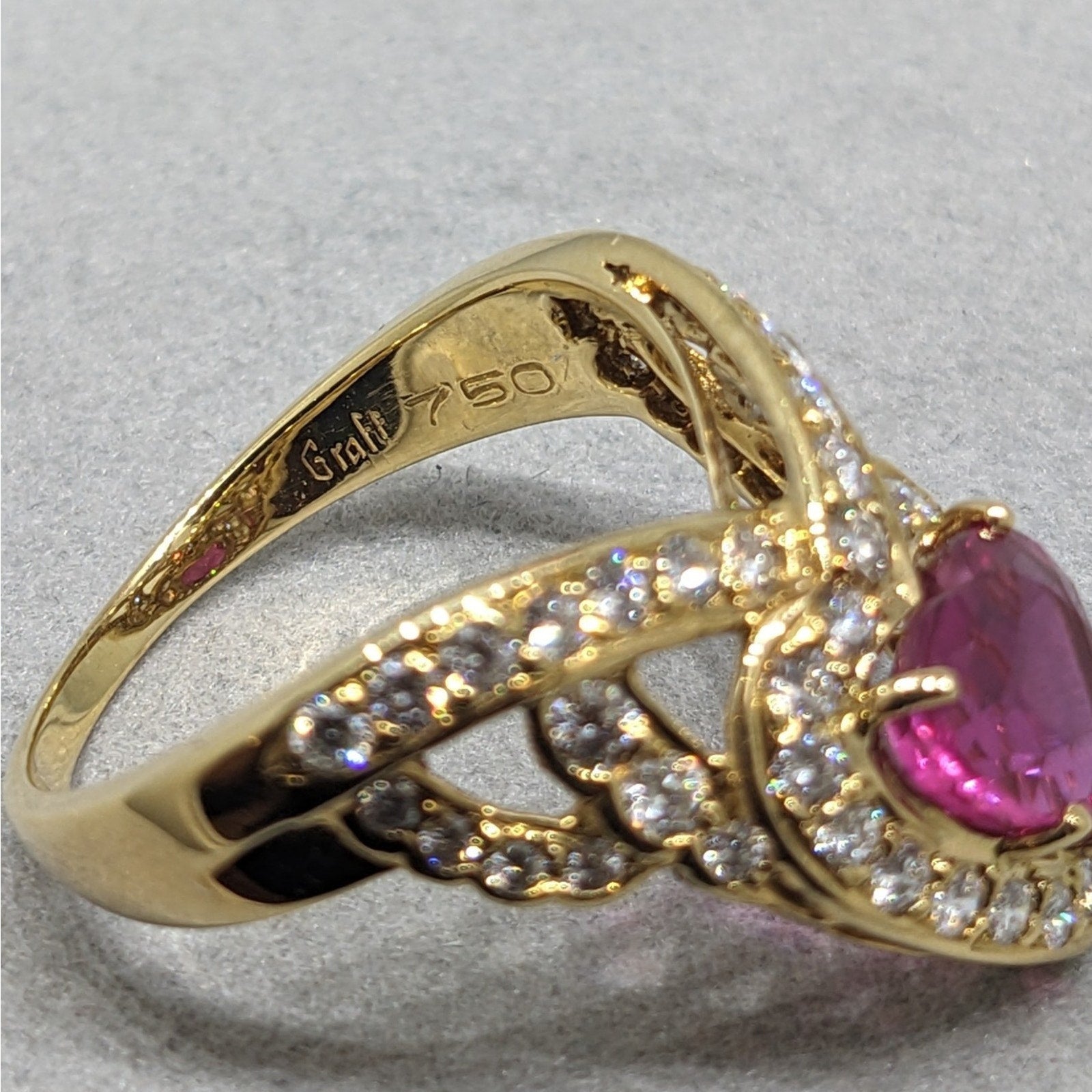 Natural 1.40 ct Heart-shaped Ruby and Diamond Ring in 18k Yellow Gold