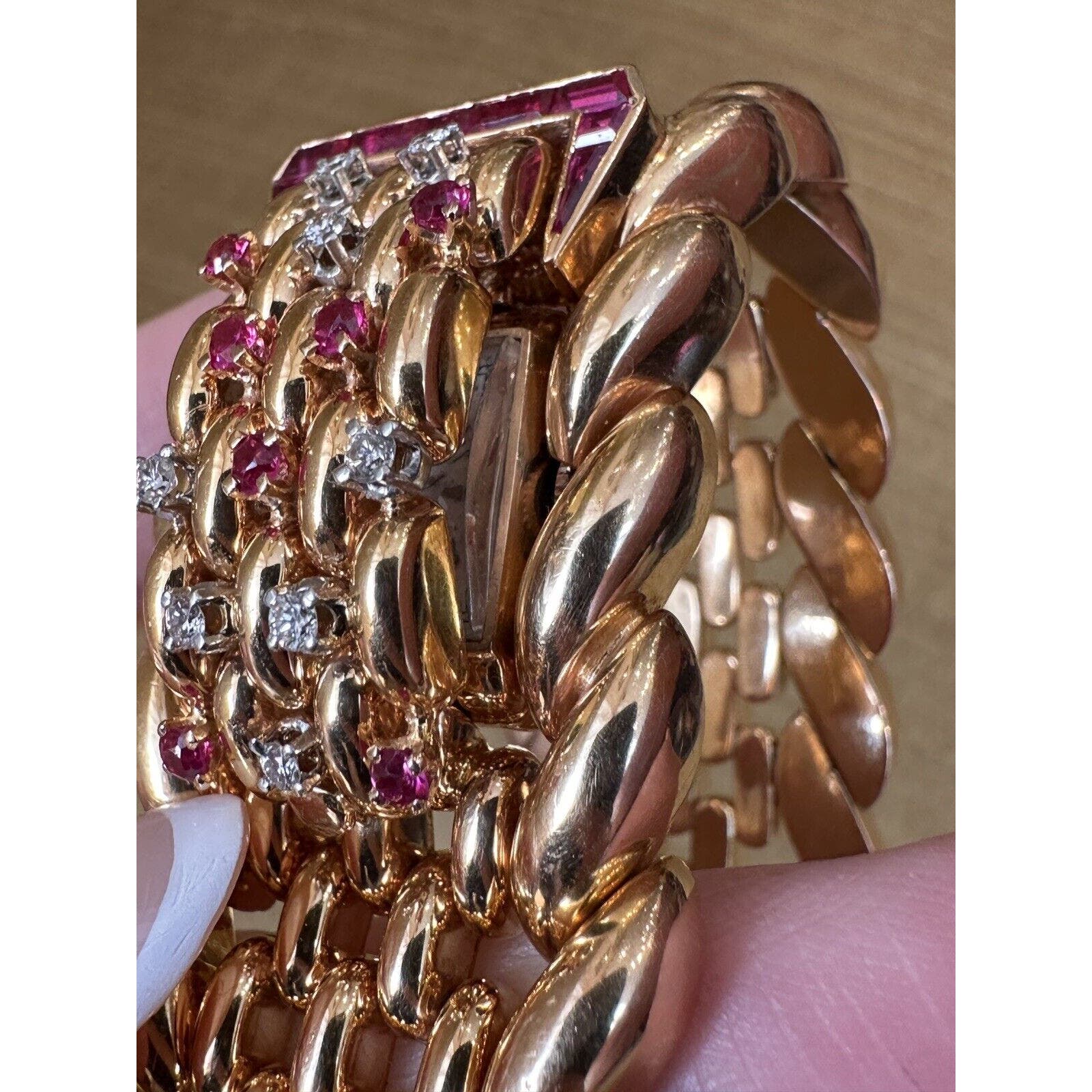 Wide Flip-top Retro Bracelet Watch- San Marco Link in 18k Yellow Gold - HM2526EI