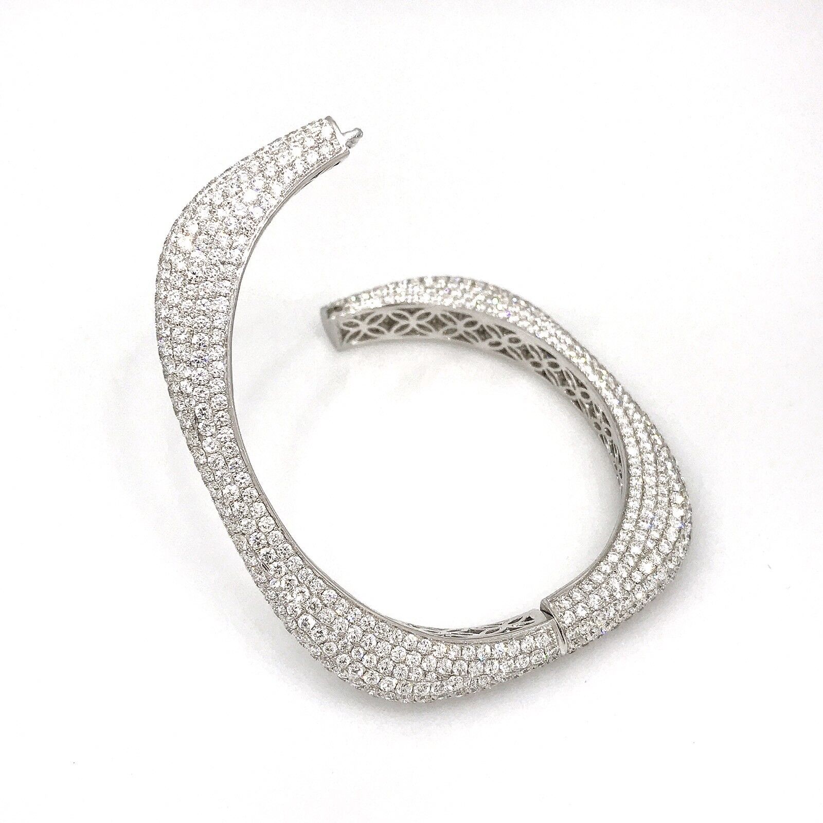 Square Diamond Pave Bangle Bracelet 22.59 carats 18k White Gold
