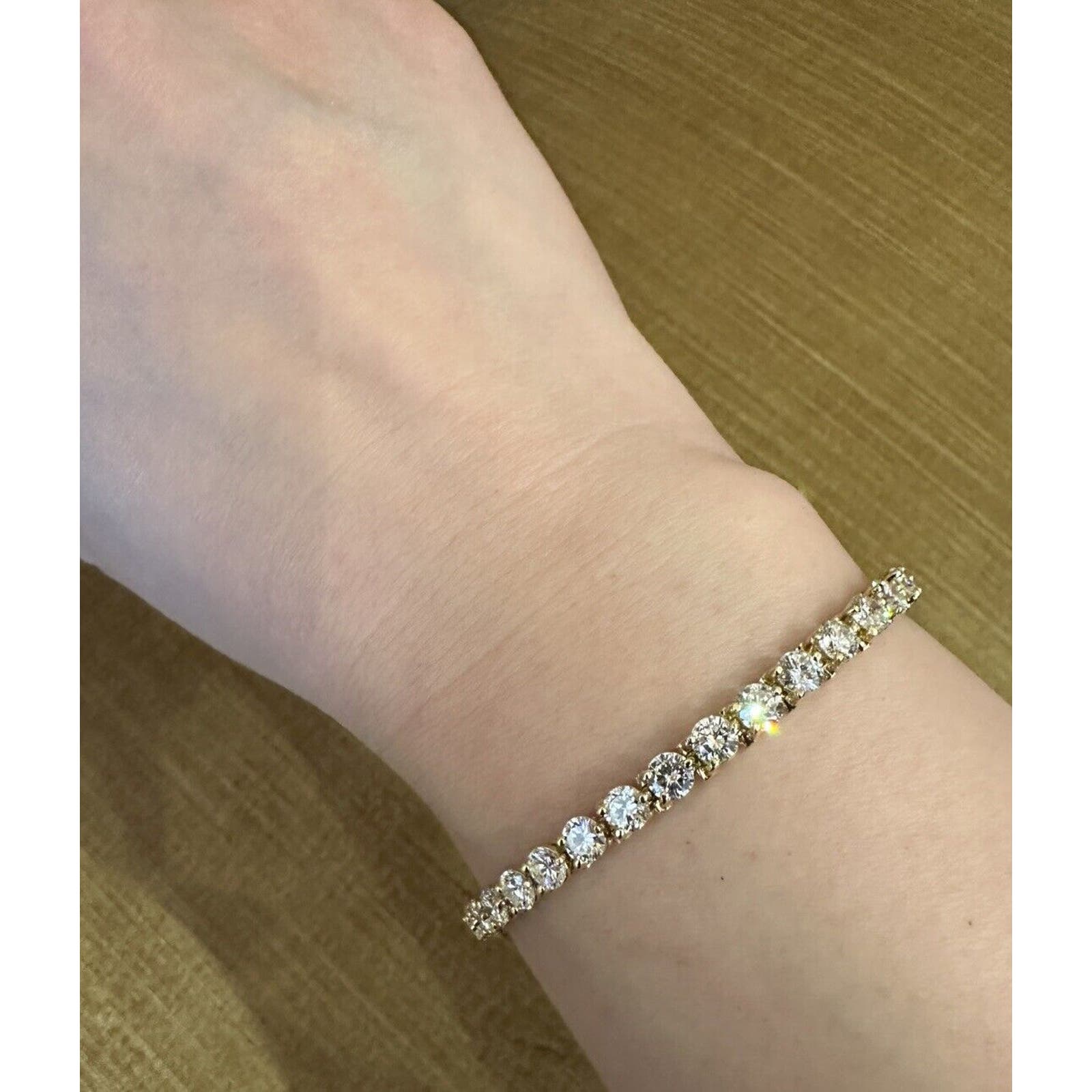 Round Brilliant Diamond Tennis Bracelet 9.00 cttw in 18k Yellow Gold - HM2510V