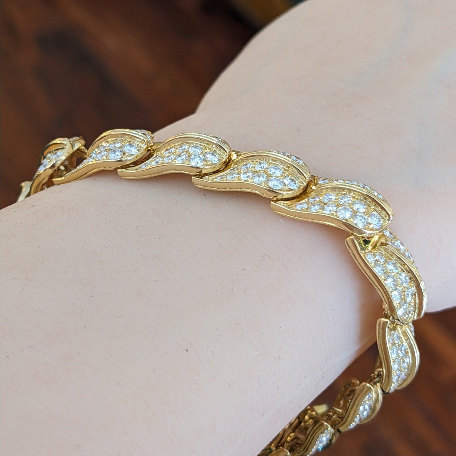 Natural Pave Diamond Leaf Link Bracelet with 12.30cttw in 18k Yellow Gold