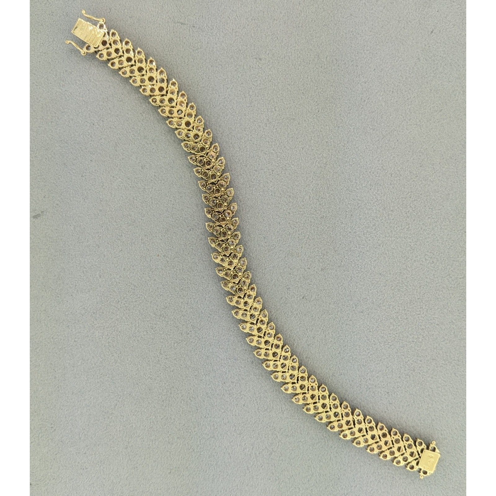 Round Diamond Wide Chevron Bracelet 11.5 ctw in 18k Yellow Gold