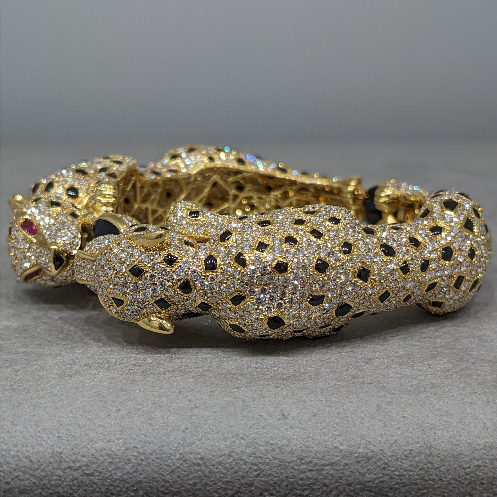 Double Panther Diamond Pave Bangle Bracelet in 18k Yellow Gold