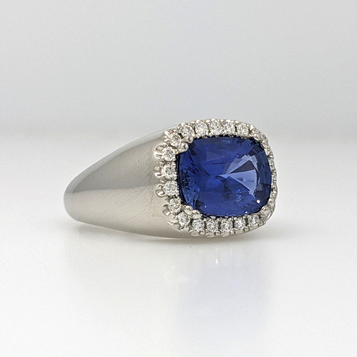 GIA Unheated 3.44 ct Natural Sapphire Ring with Diamonds in Platinum