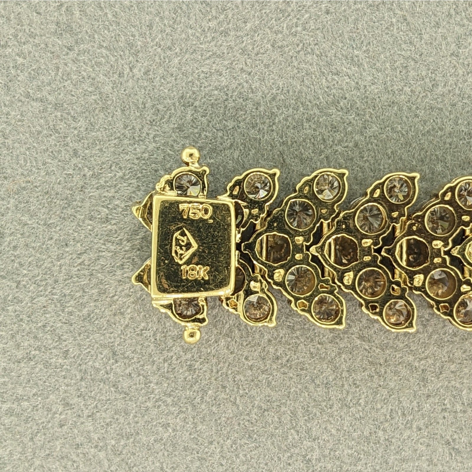 Round Diamond Wide Chevron Bracelet 11.5 ctw in 18k Yellow Gold