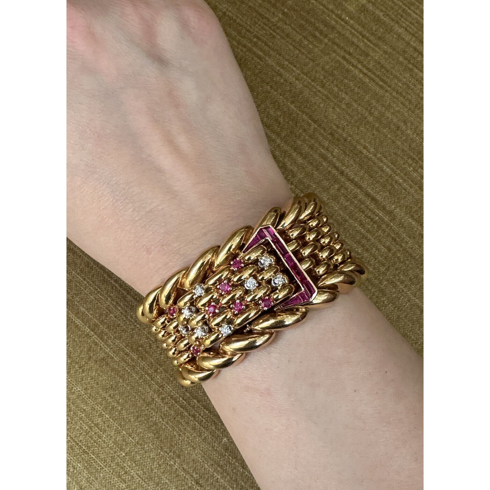 Wide Flip-top Retro Bracelet Watch- San Marco Link in 18k Yellow Gold - HM2526EI