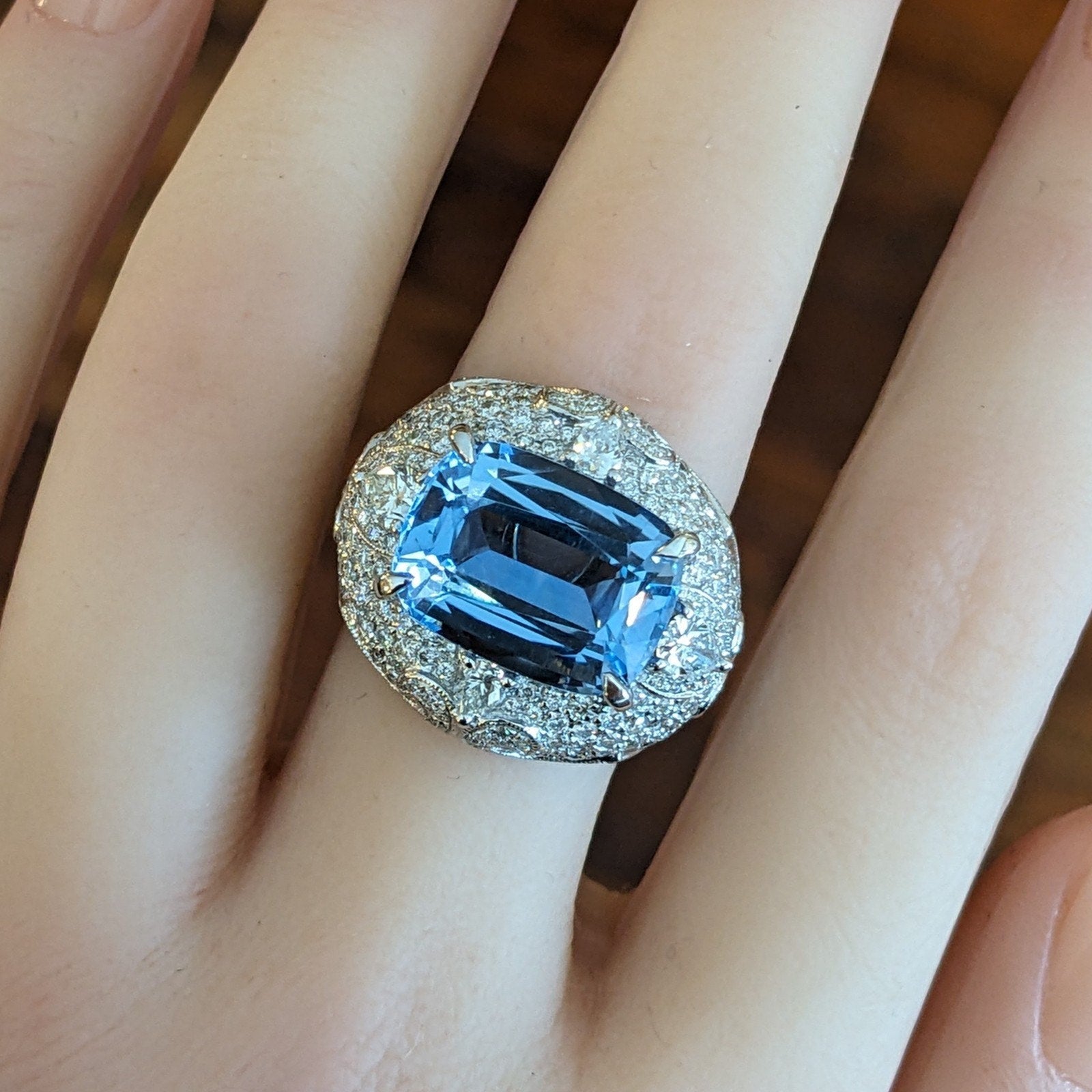 Santa Maria Aquamarine 8.91 ct and Diamond Ring in 14k White Gold
