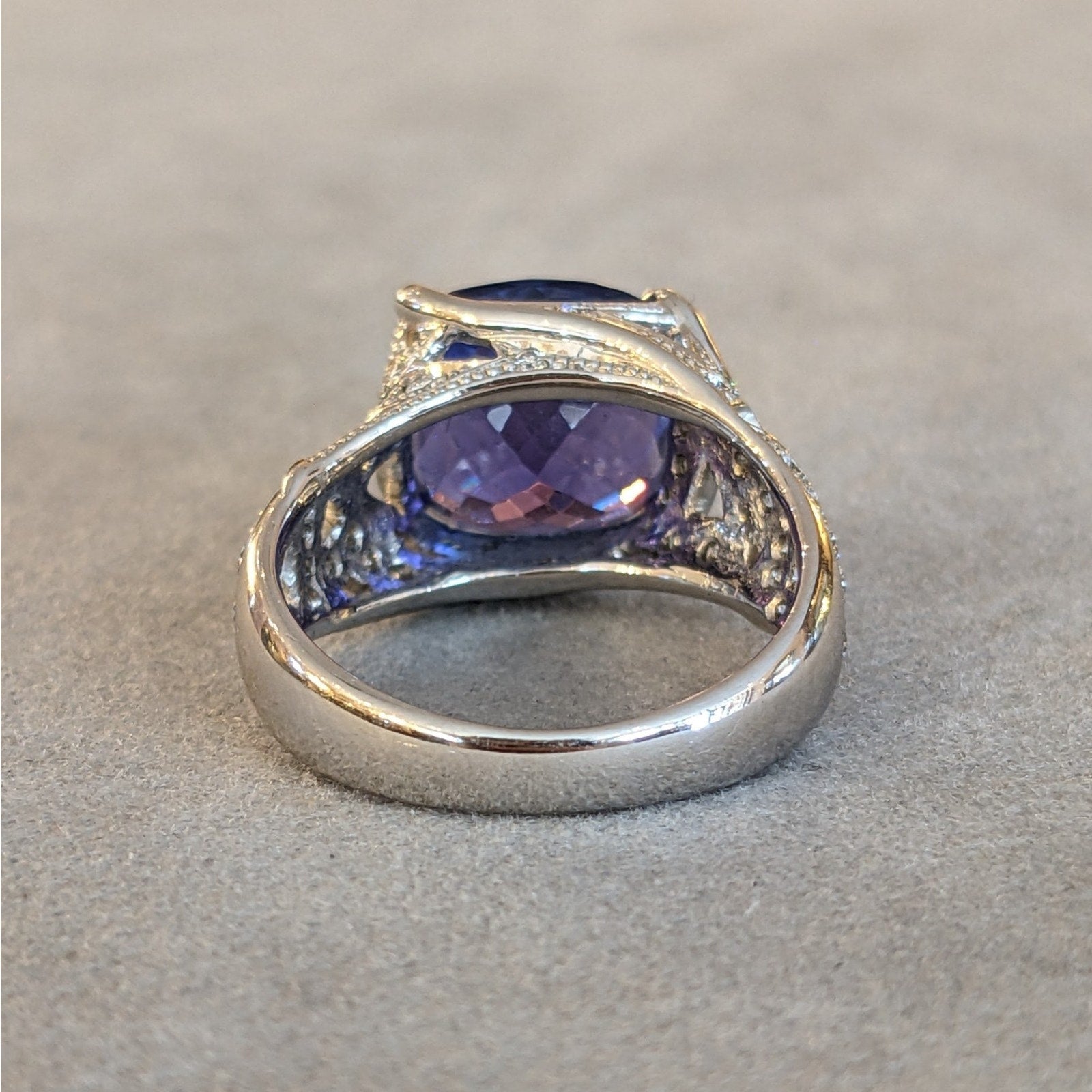 Cushion Tanzanite 6.01 ct and Diamond Ring in Platinum