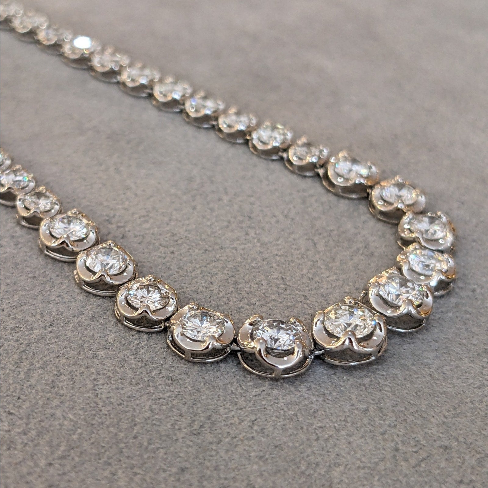10.01 cttw Natural Diamond Graduated Tennis Necklace in Platinum