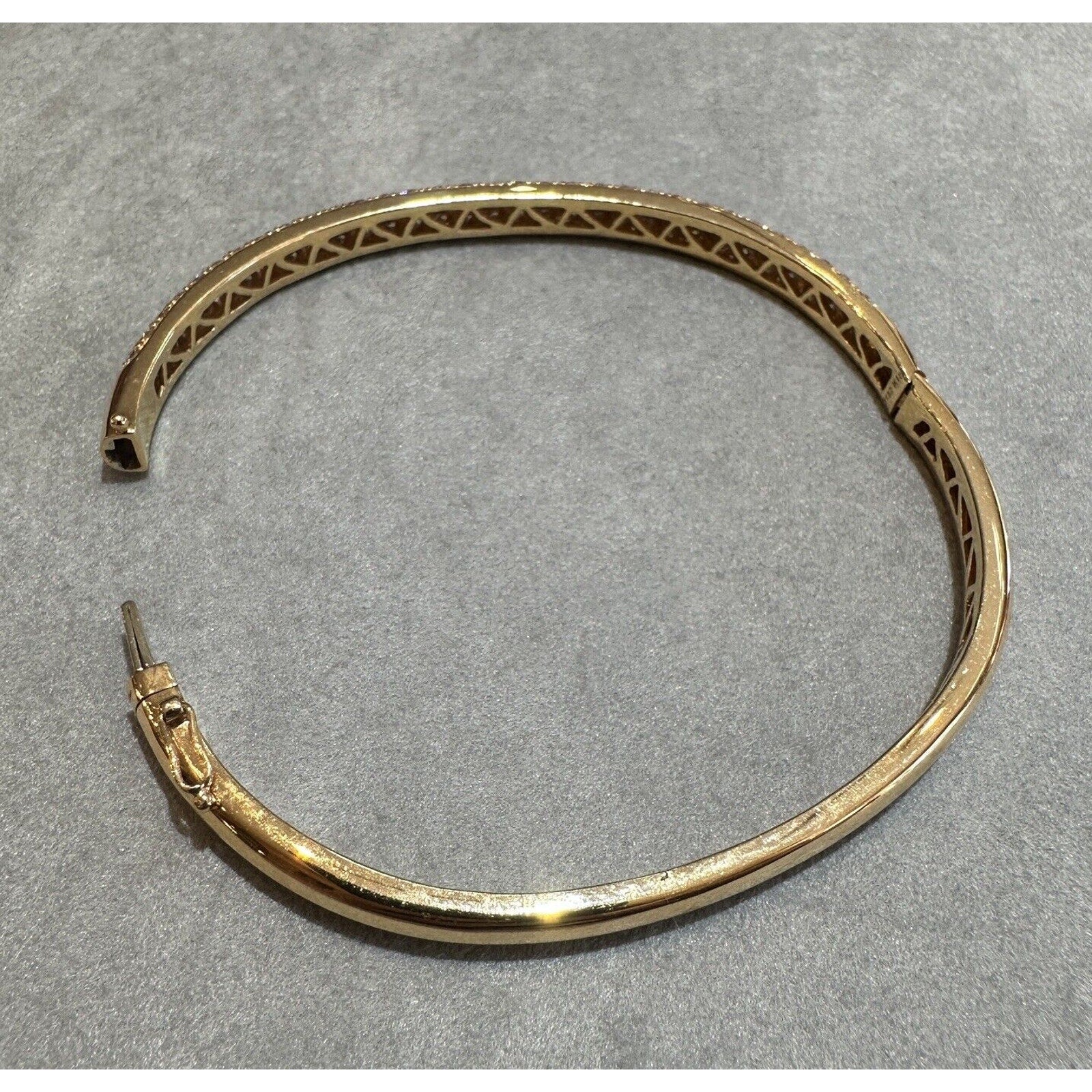 Natural Diamond Pave Bangle Bracelet 1.53cts in 18k Yellow Gold
