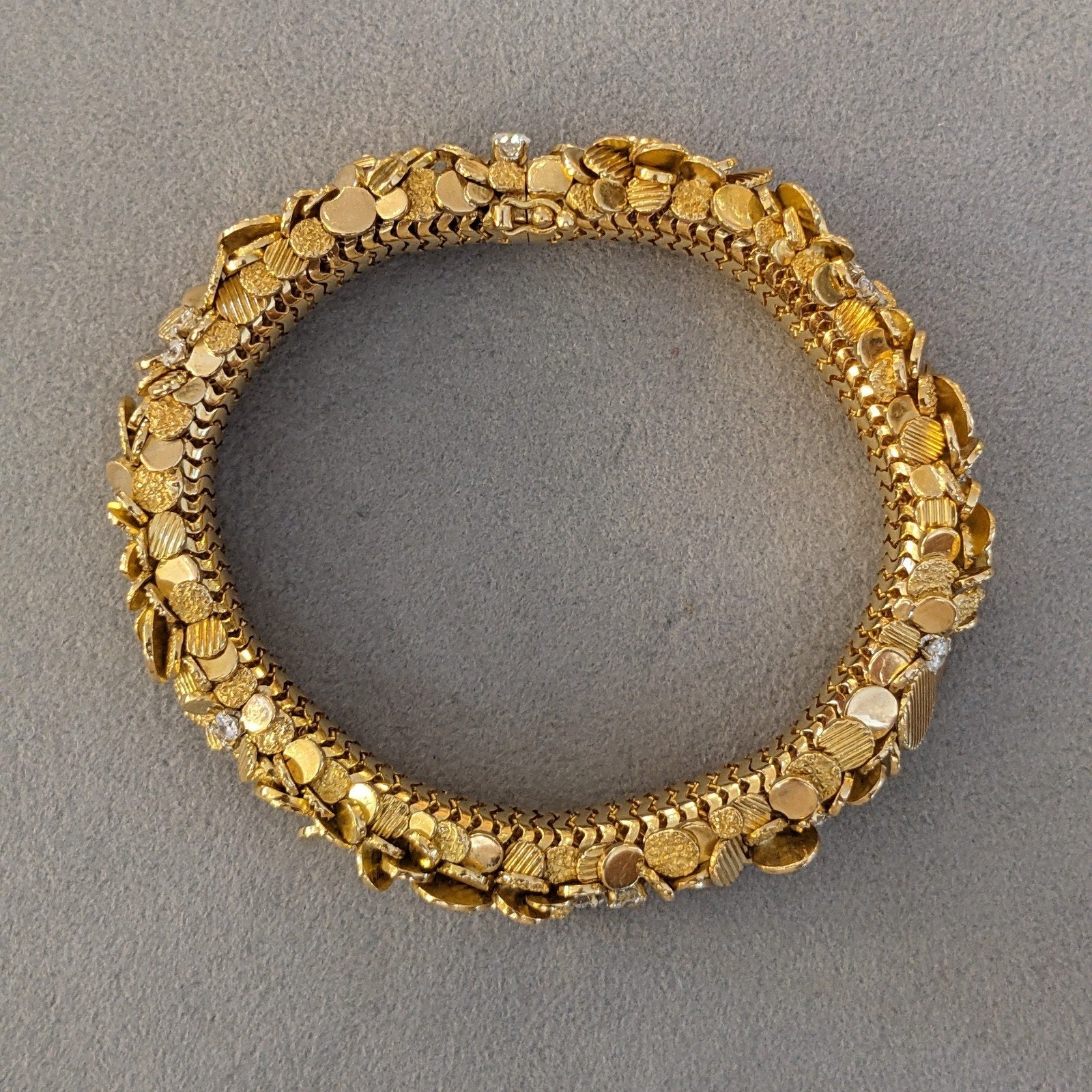 ITALY Gold Disc Cluster Diamond Bracelet in 18k Yellow Gold