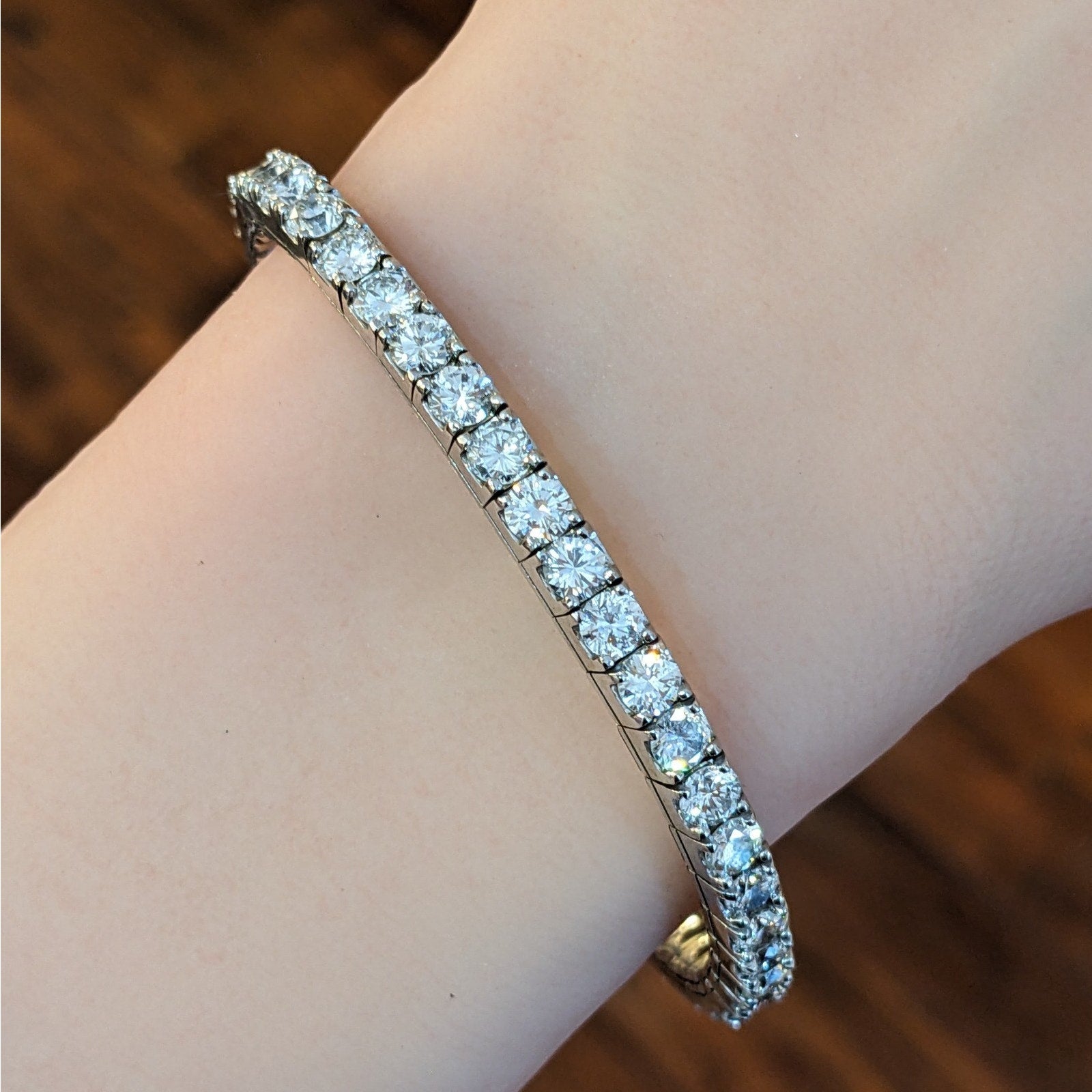 10.68 cttw Round Diamond Expandable Bangle in 14k White Gold