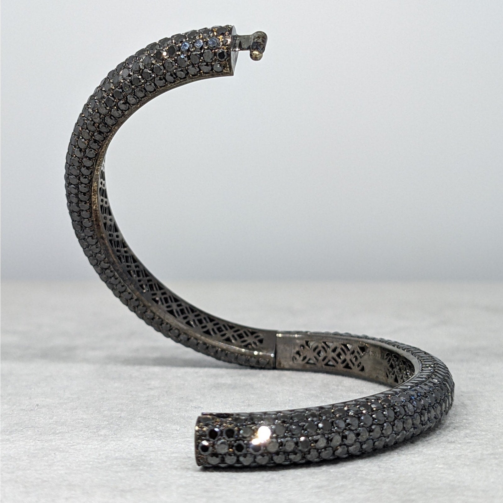 Natural Black Diamond Pave Bangle Bracelet 17.70 cttw in 18k Gold