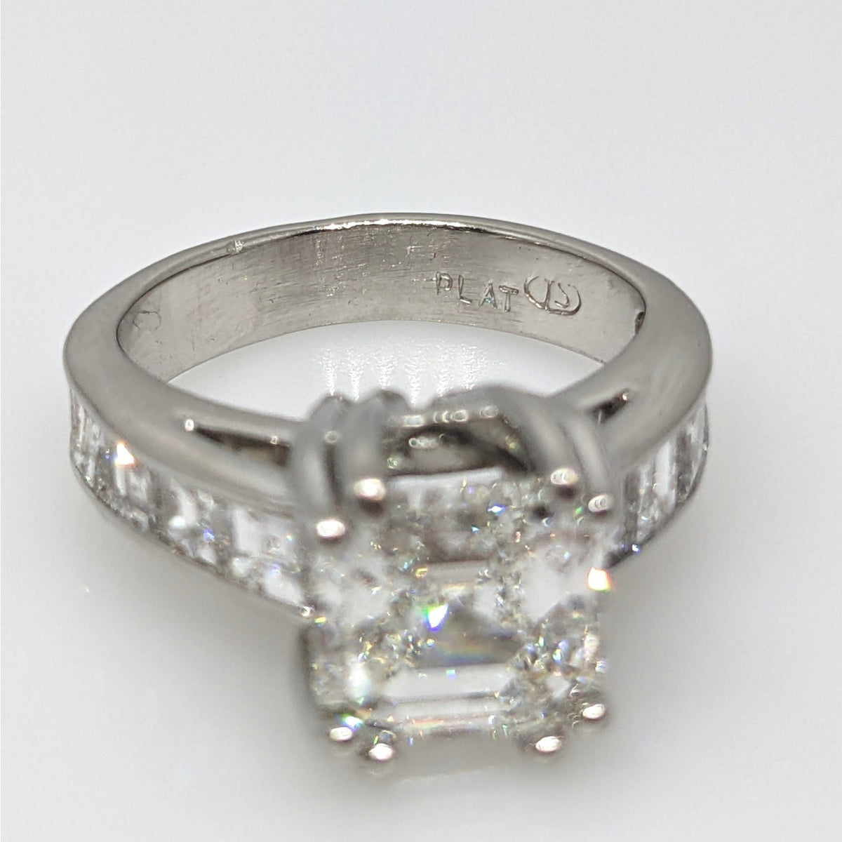GIA 2.70 ct Asscher Cut Natural Diamond Ring in Platinum