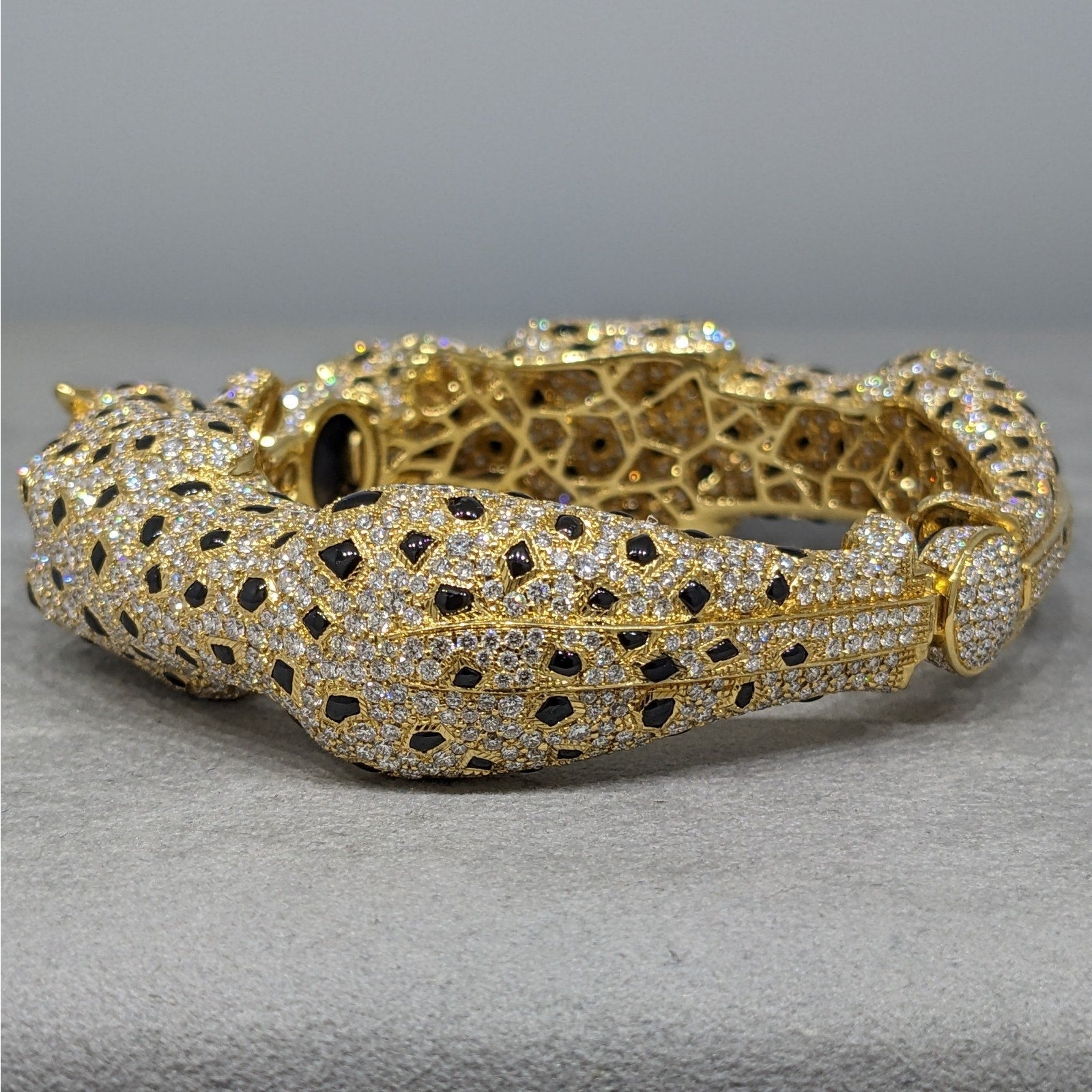 Double Panther Diamond Pave Bangle Bracelet in 18k Yellow Gold