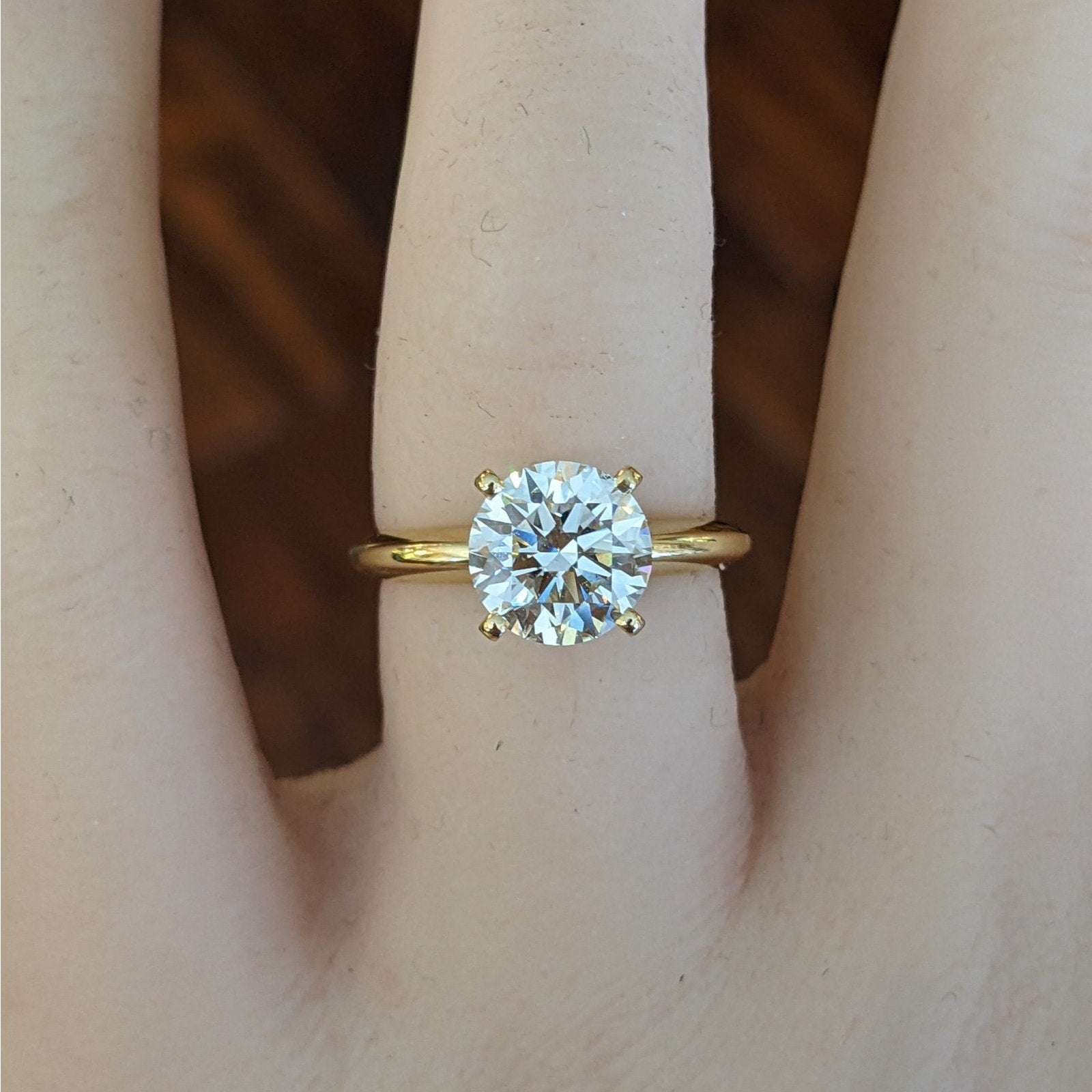 Natural Round Diamond Solitaire 2.12 ct GIA J-VS2 in 18k Yellow Gold